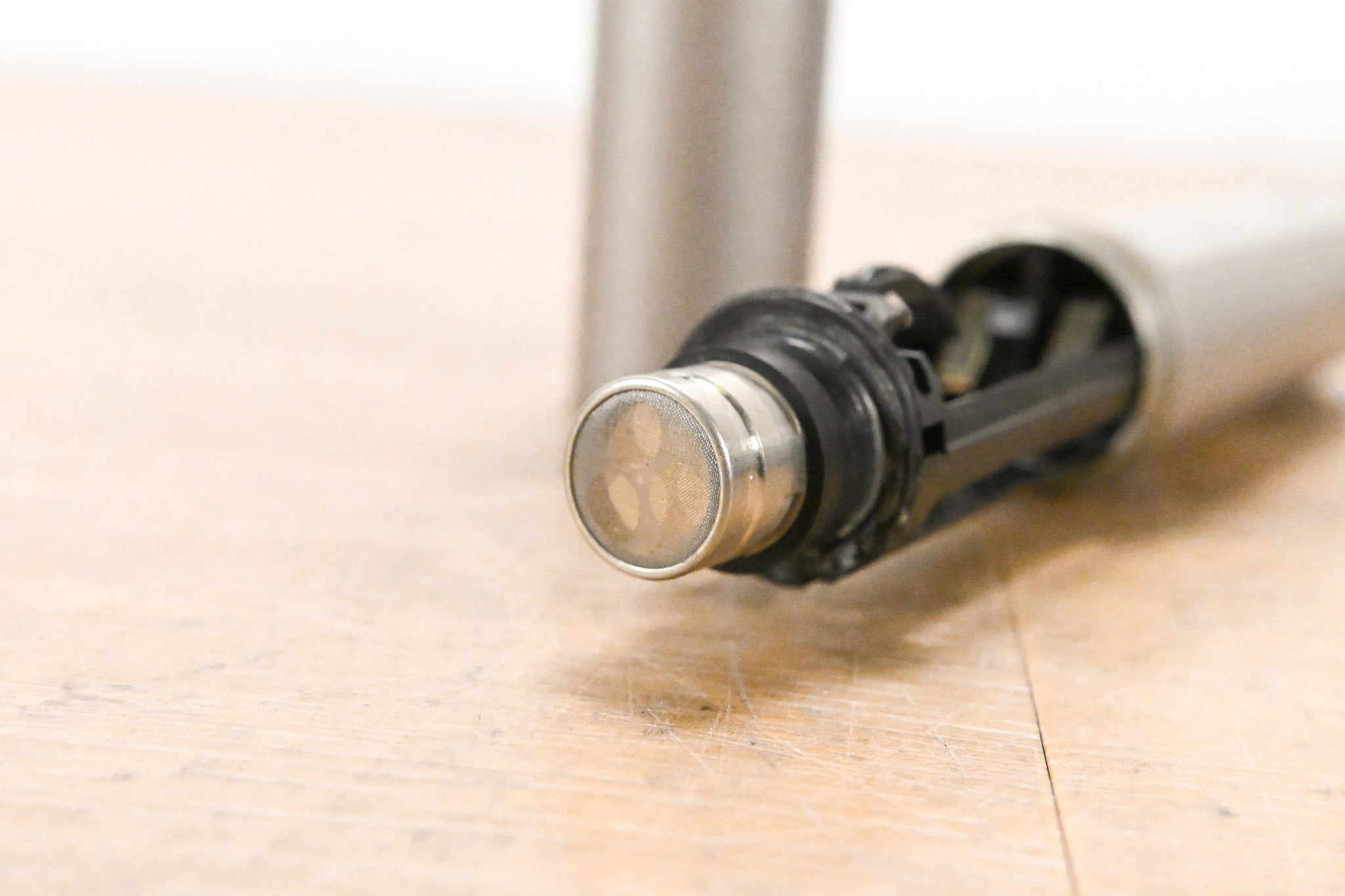 AKG C1000 S Small-Diaphragm Condenser Microphone