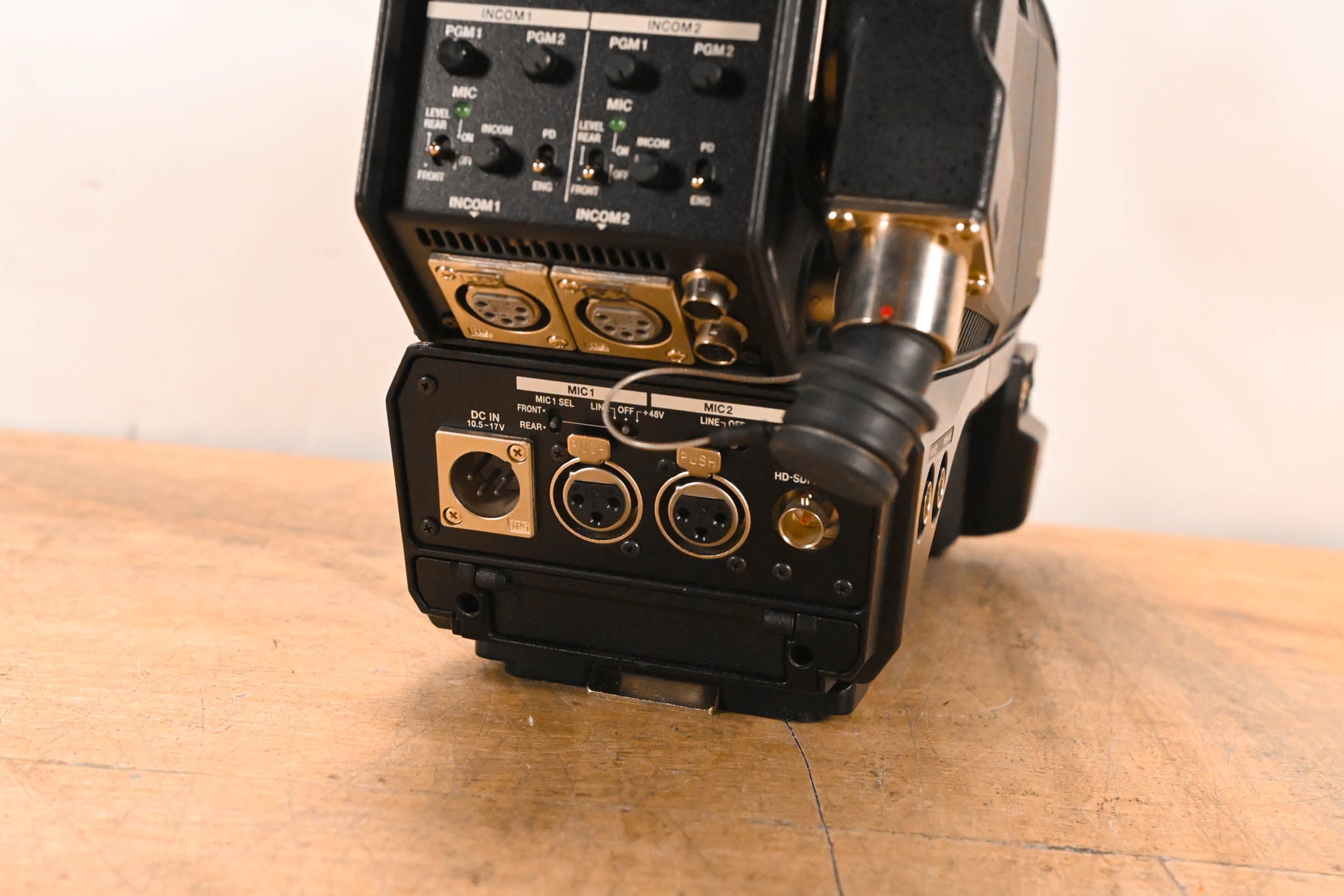 Hitachi Z-HD5000 HDTV Camera with CA-HF1000 Camera Adaptor