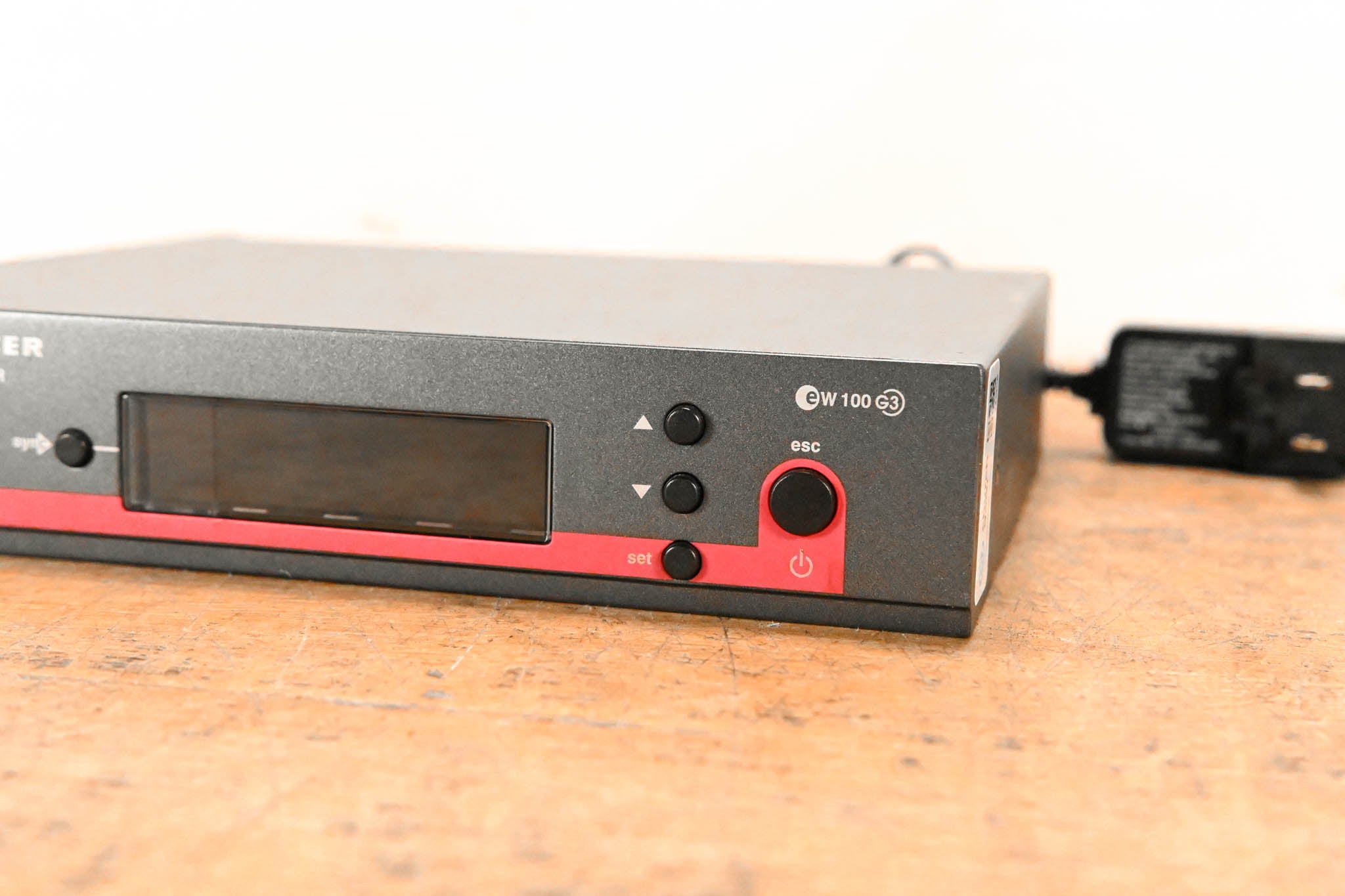 Sennheiser EM 100 G3 Wireless Receiver - A Range: 516-558 MHz