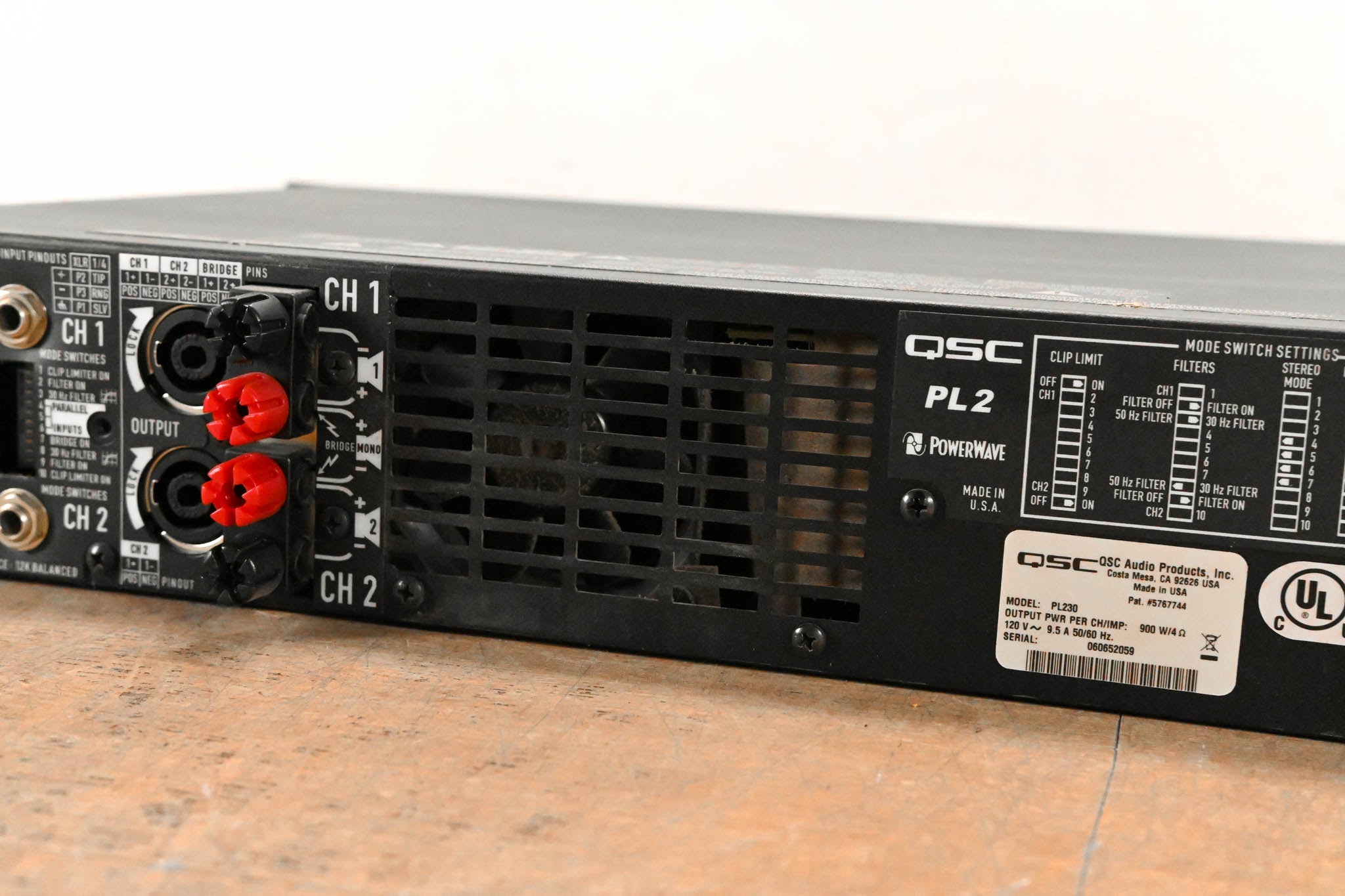 QSC PL230 PowerLight 2 Series 2-Channel 1500W Power Amplifier