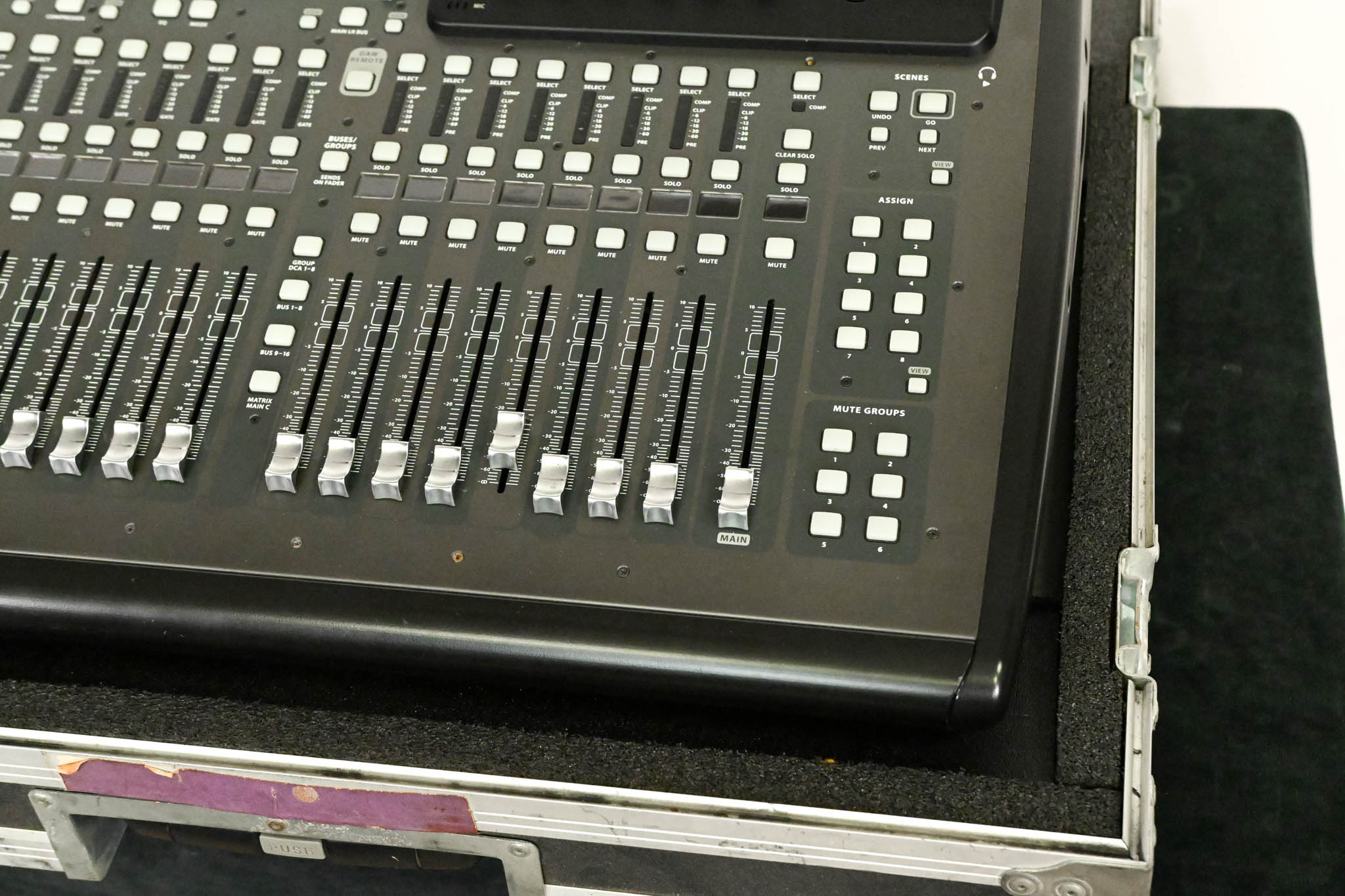 Behringer X32 Compact 40-Channel Digital Audio Console