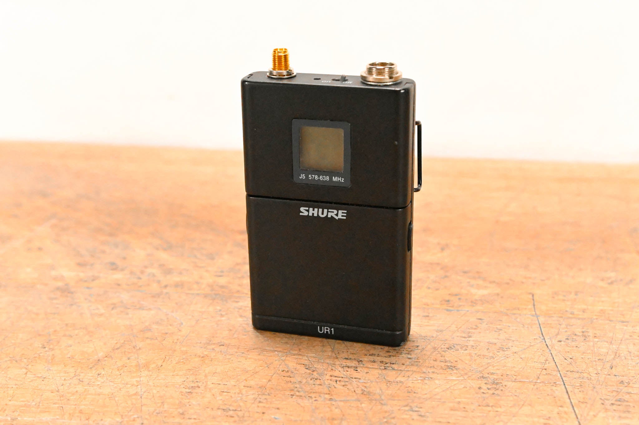 Shure UR1 Wireless Bodypack Transmitter - J5 Band: 578-638 MHz