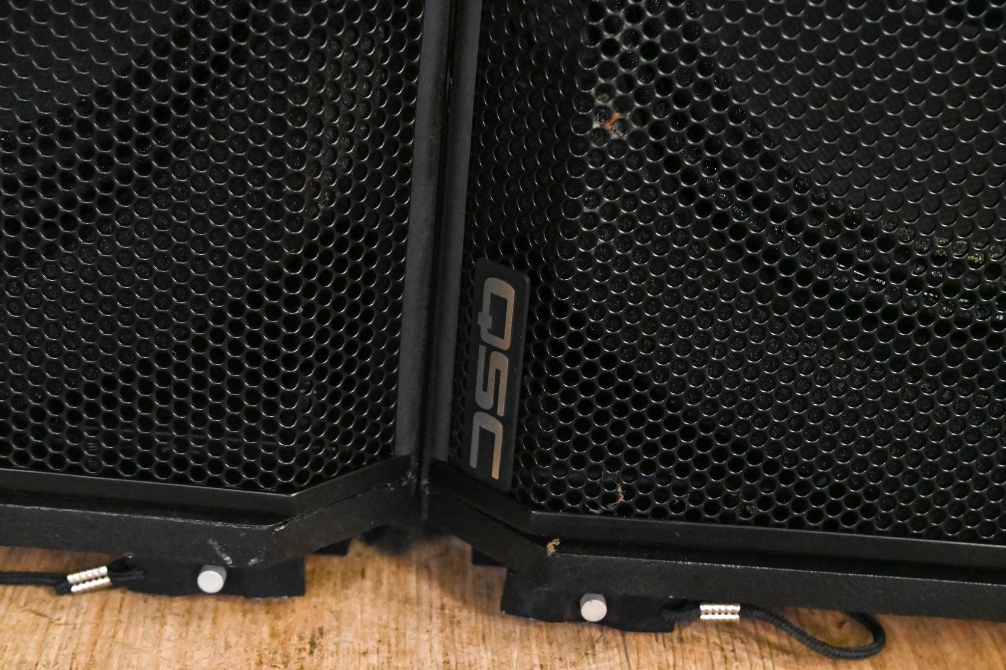 QSC WideLine-10 Dual 10-Inch Wide Line Array Speaker (PAIR)