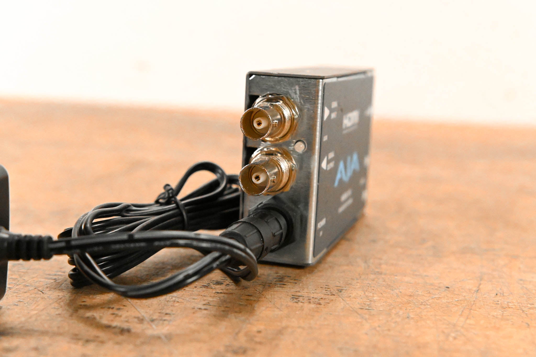 AJA HI5 HD/SD-SDI to HDMI Video and Audio Converter