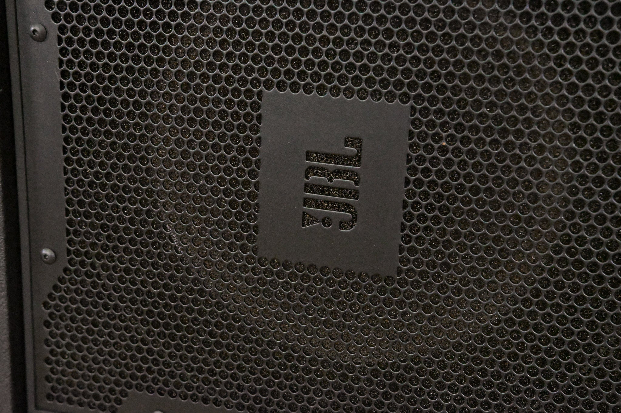 JBL VT4888DP Powered 3-Way Line Array Speaker (PAIR)