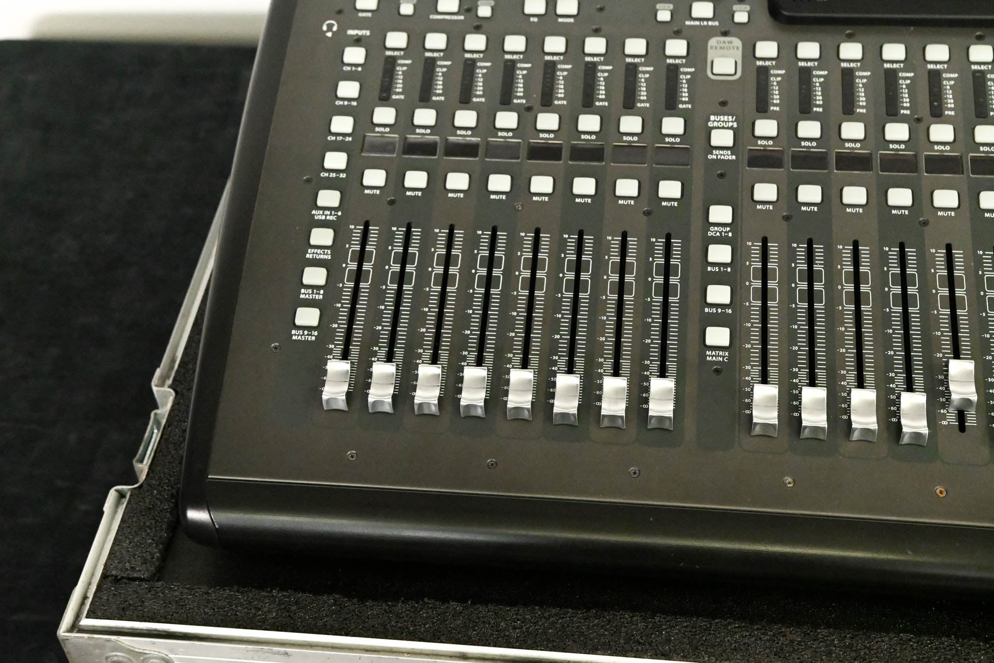 Behringer X32 Compact 40-Channel Digital Audio Console