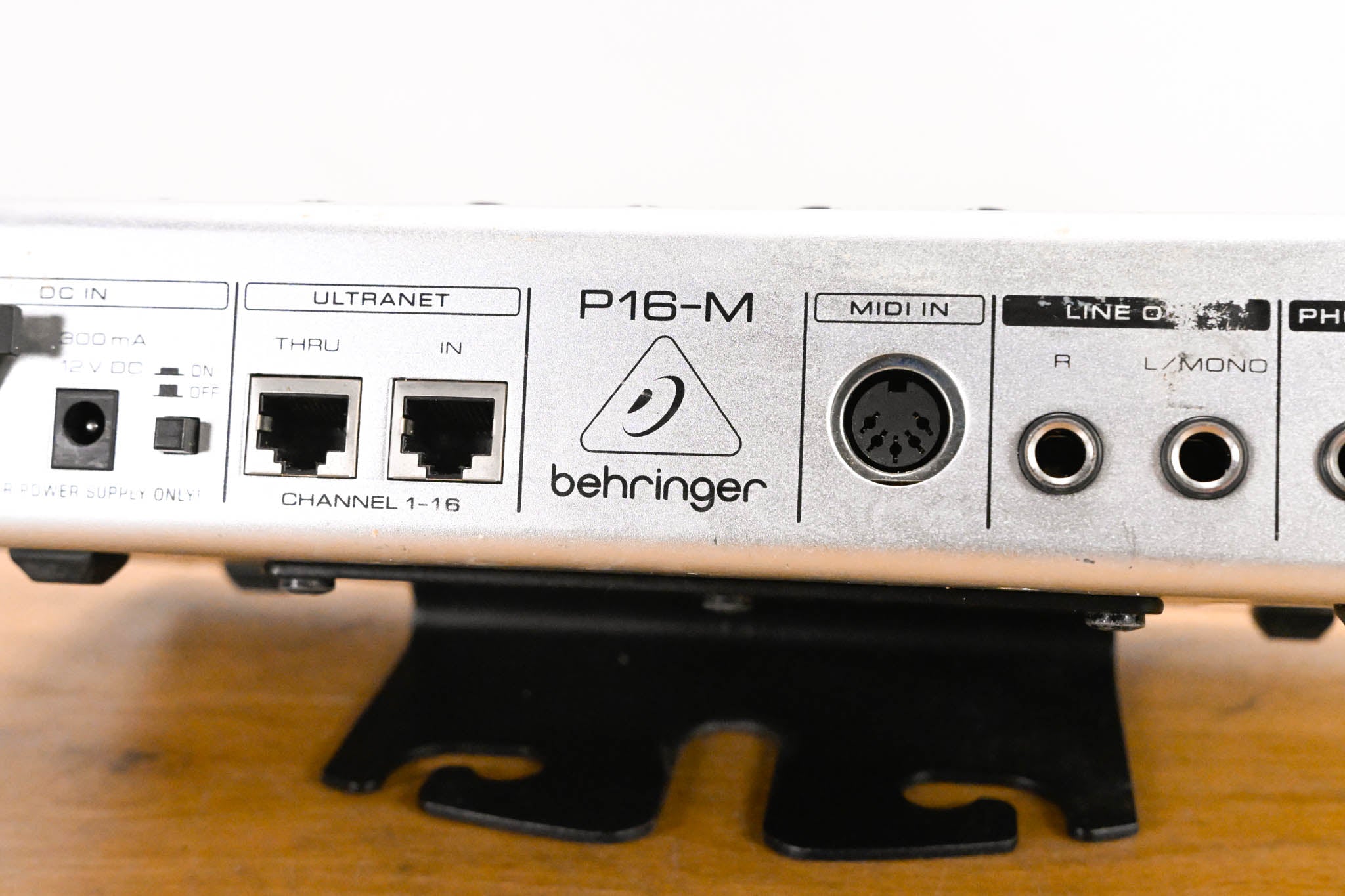 Behringer Powerplay P16-M 16-Channel Digital Personal Mixer