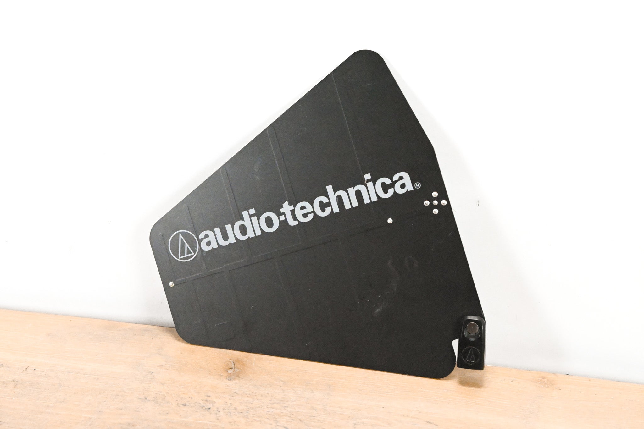 Audio-Technica ATW-A49 UHF Wideband LPDA Antenna - 440-900 MHz