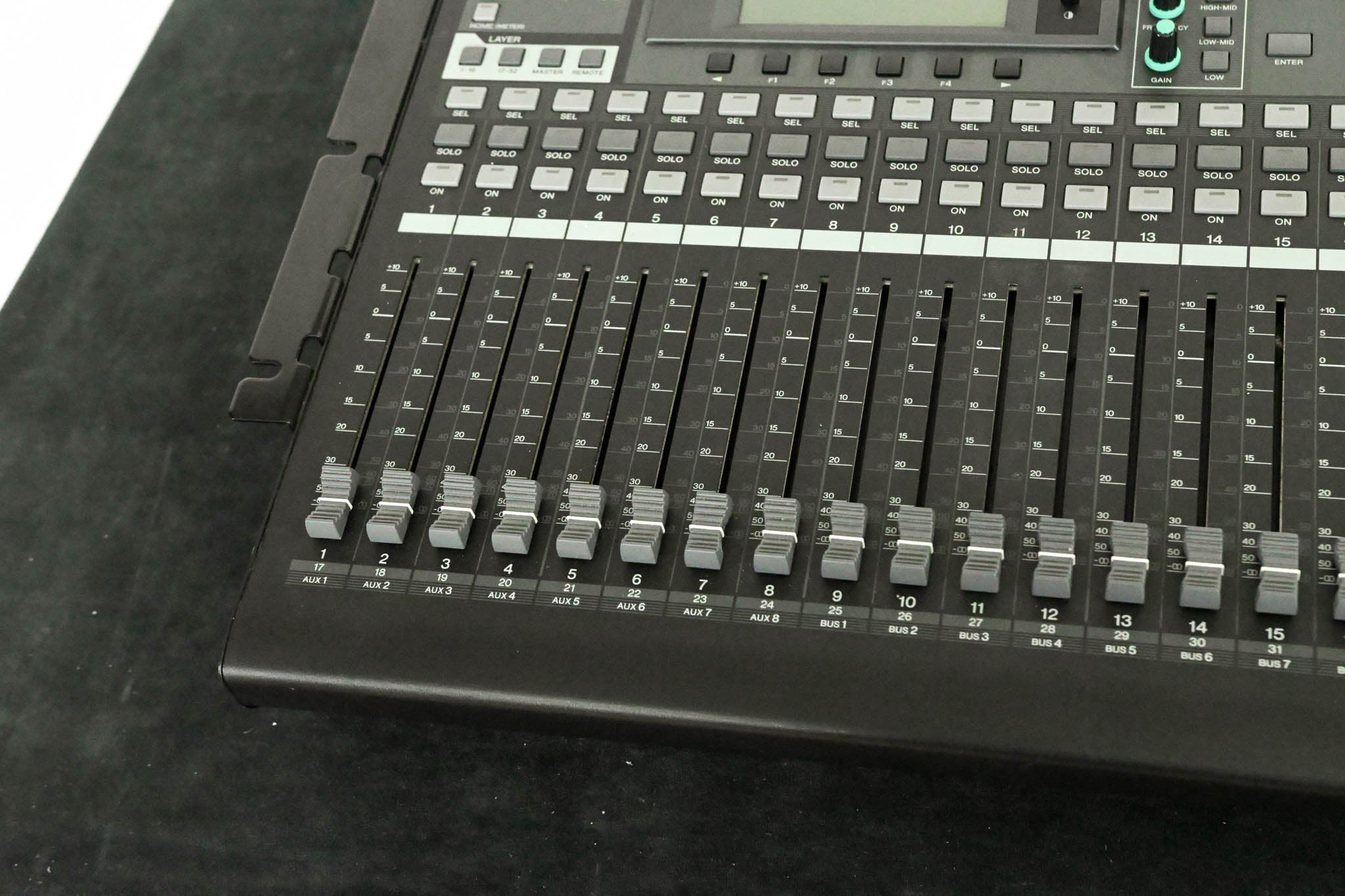 Yamaha 01V96i 96kHz 40-Channel Digital Mixing Console