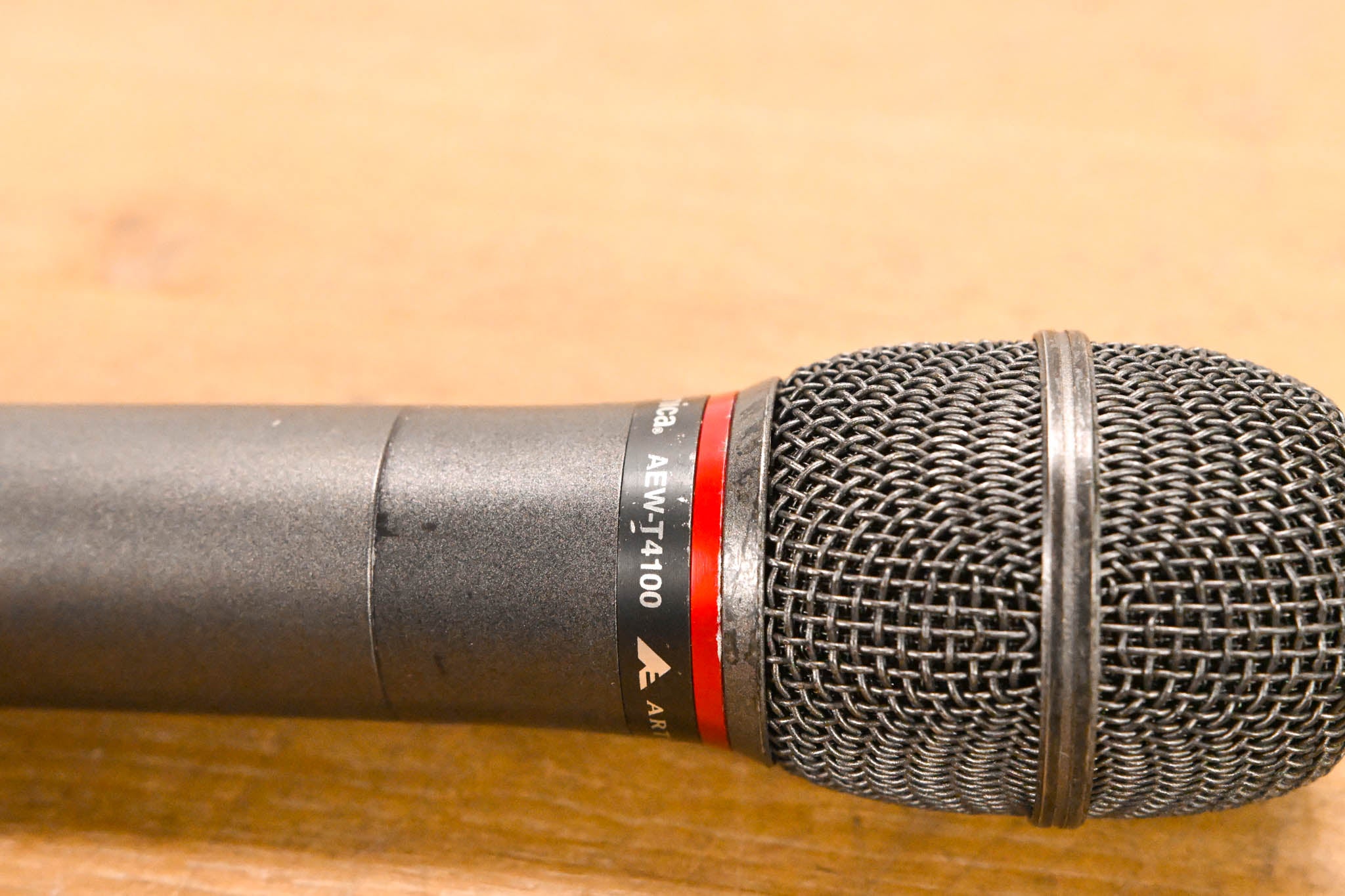 Audio-Technica ATW-R3100bC Receiver w/AEW-T4100 Mic: 541-566MHz (NO PSU)