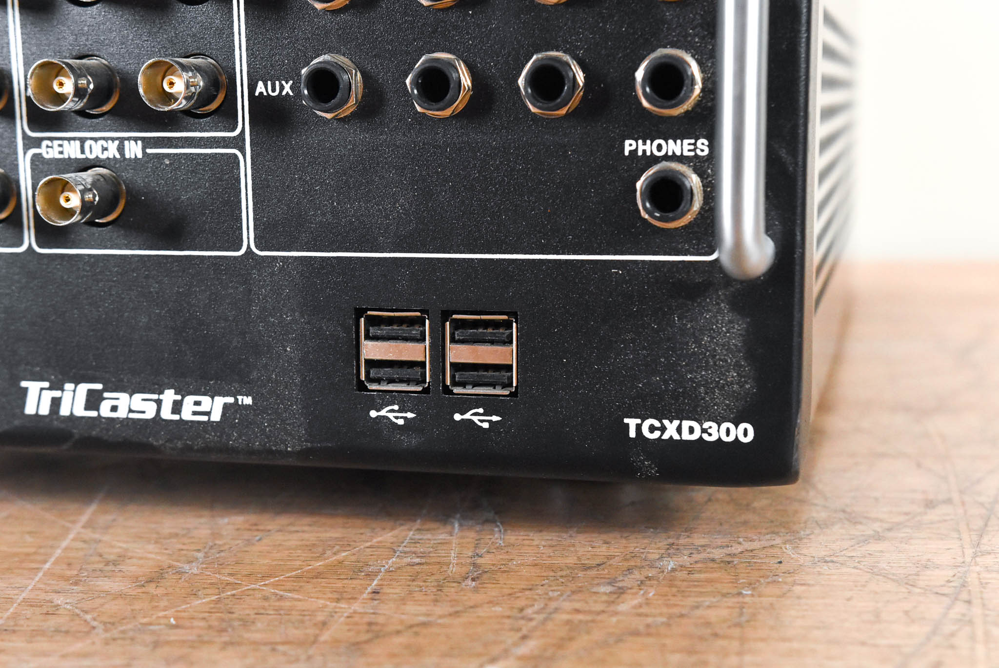 NewTek TCXD300 Portable Live HD Production Switcher CG005T7