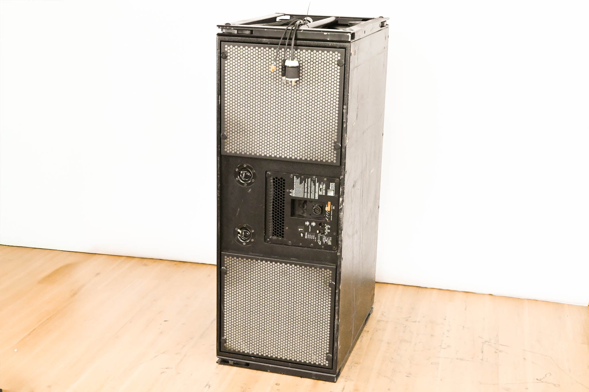 Meyer Sound M3D-SUB Active Directional Cardioid Subwoofer