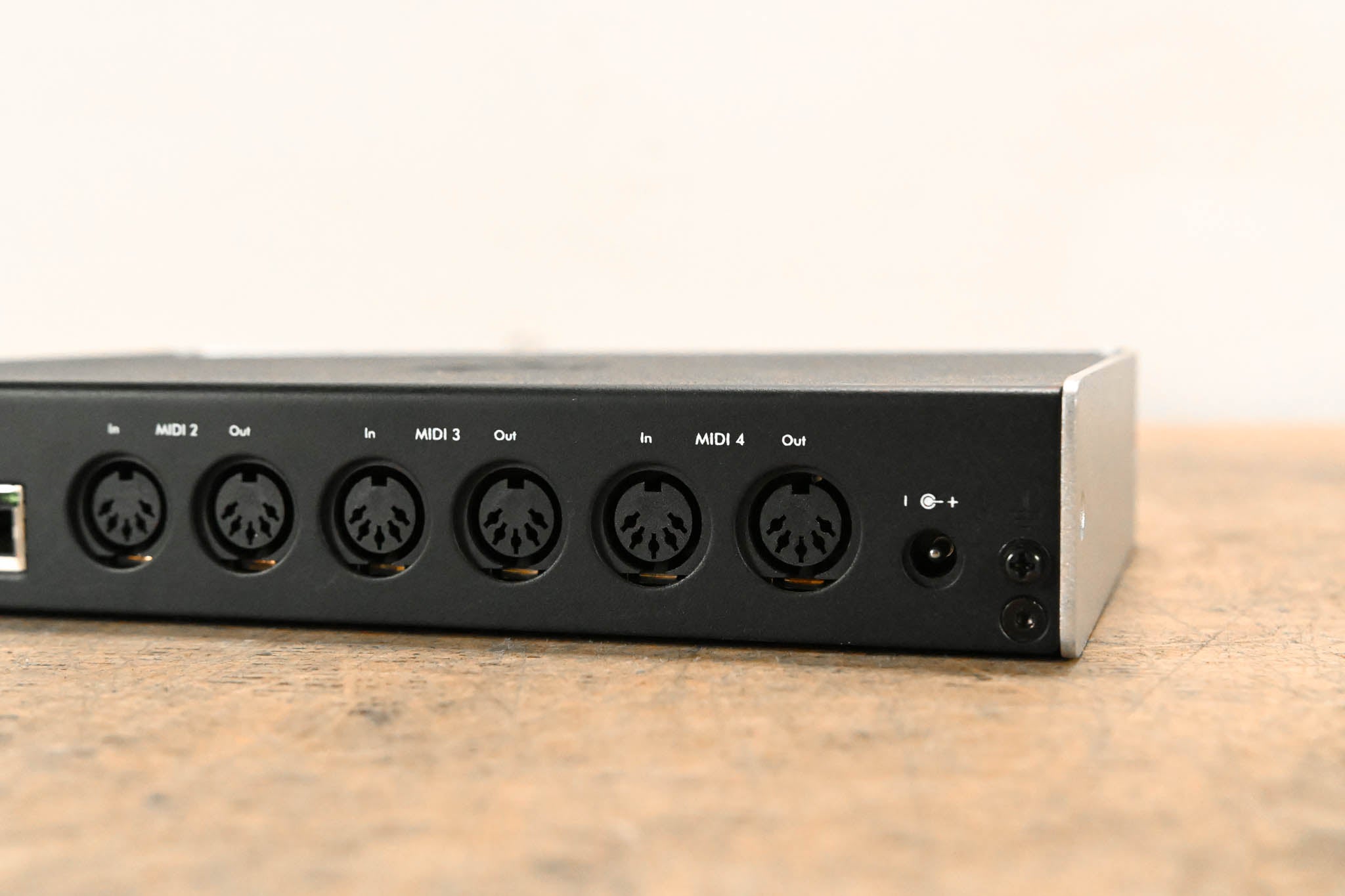 iConnectivity iConnectMIDI4+ USB + Lightning iOS MIDI Interface (NO PSU)