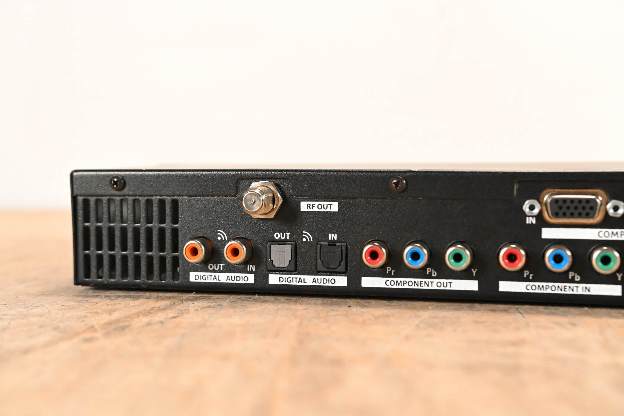 ZeeVee ZvPro 280 MPEG-2 Encoder Modulator