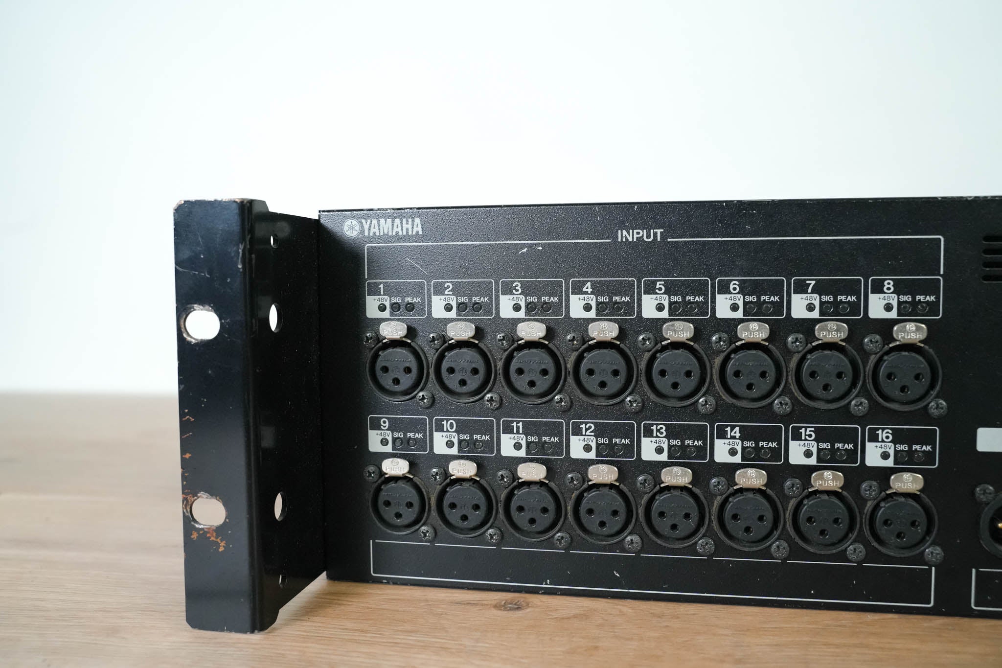 Yamaha SB168-ES 16-Channel EtherSound Stage Box