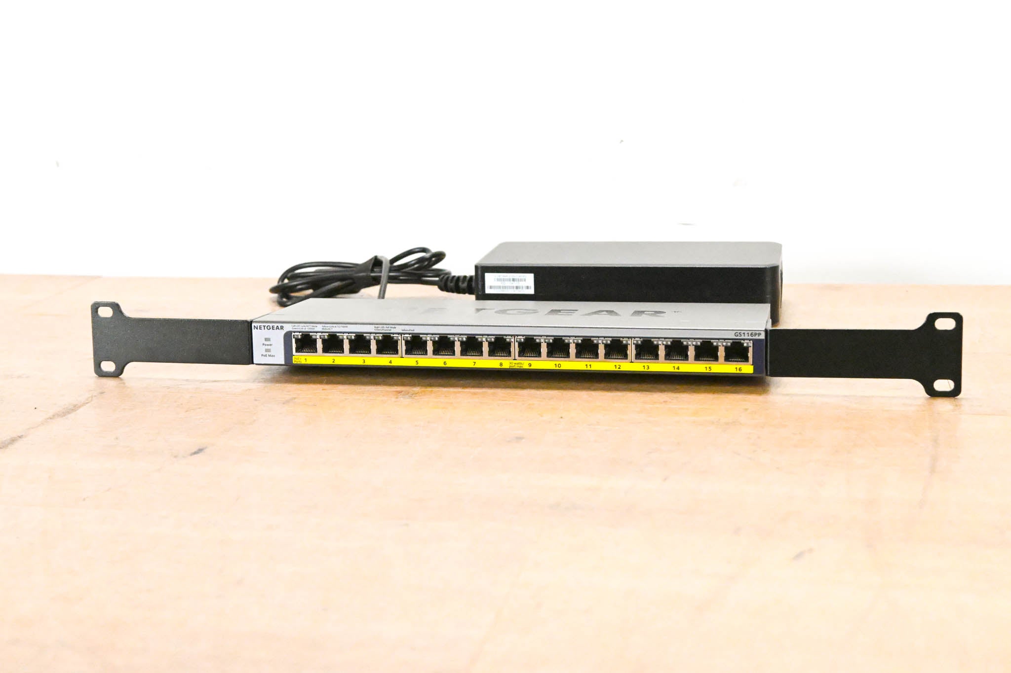NETGEAR GS116PP 16-Port Gigabit PoE+ Compliant Unmanaged Switch