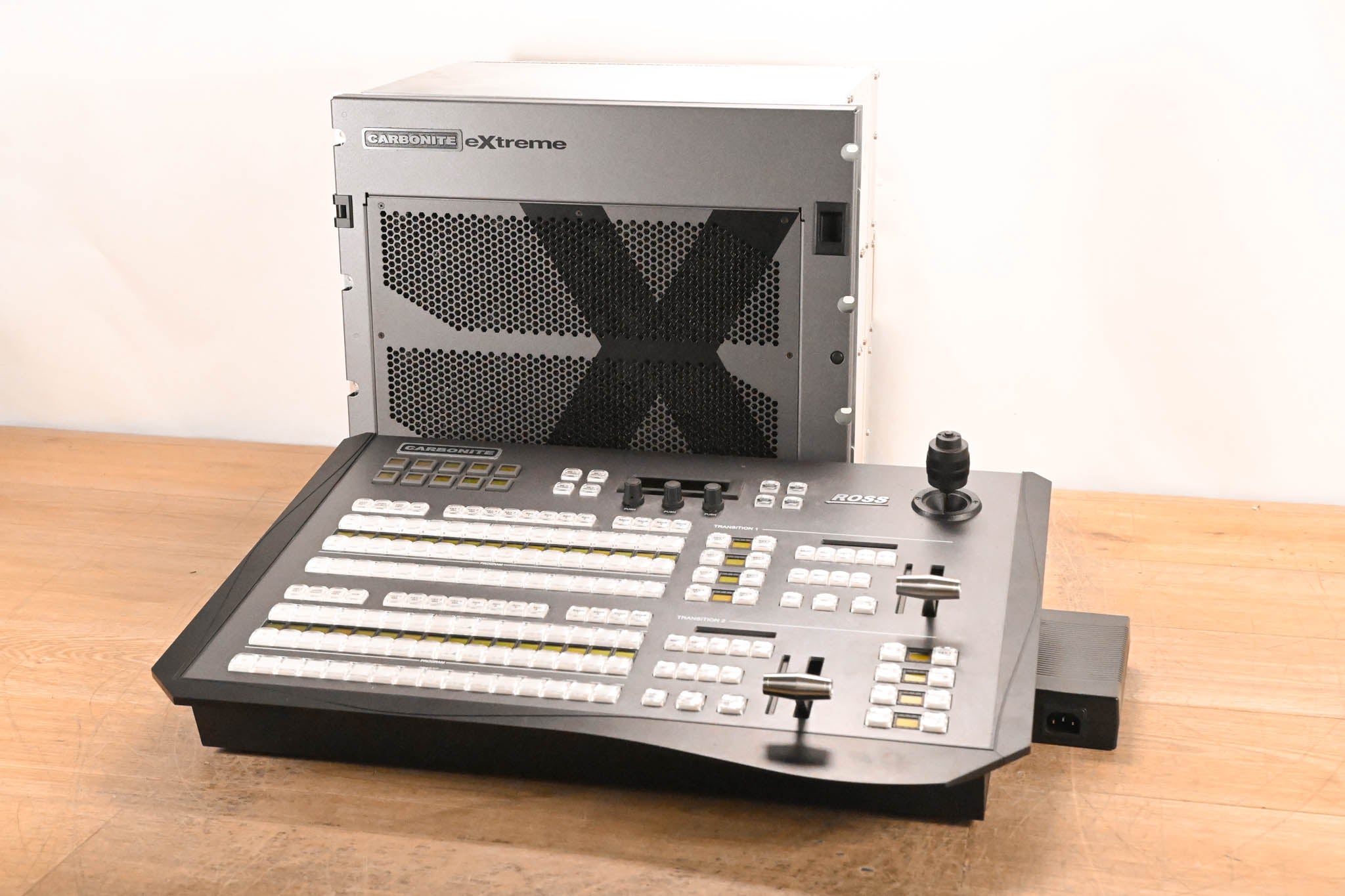 Ross Carbonite eXtreme (NK-3G144-X) Switcher w/ Carbonite 2 Panel