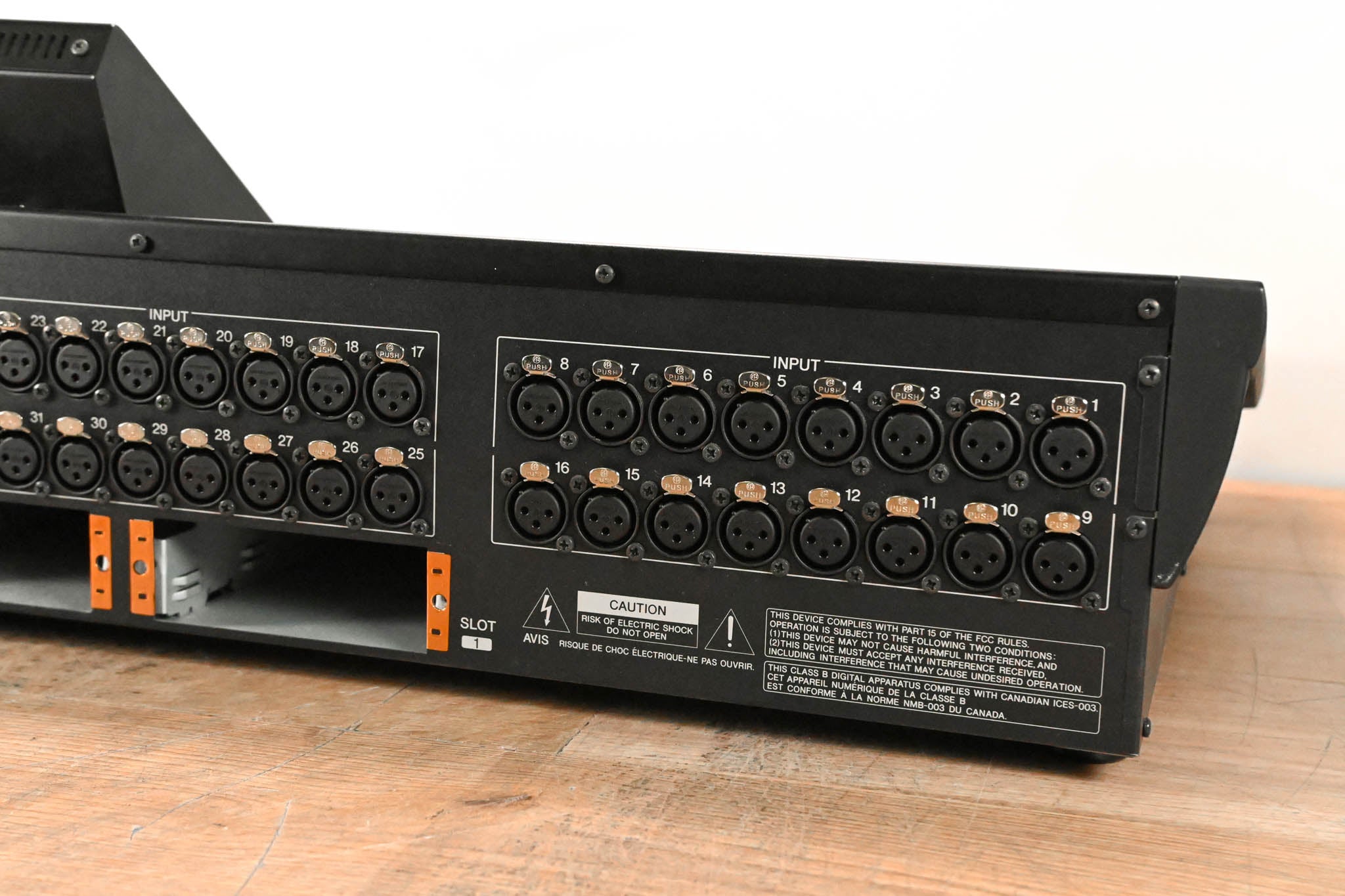 Yamaha LS9-32 32-Input Digital Mixing Console