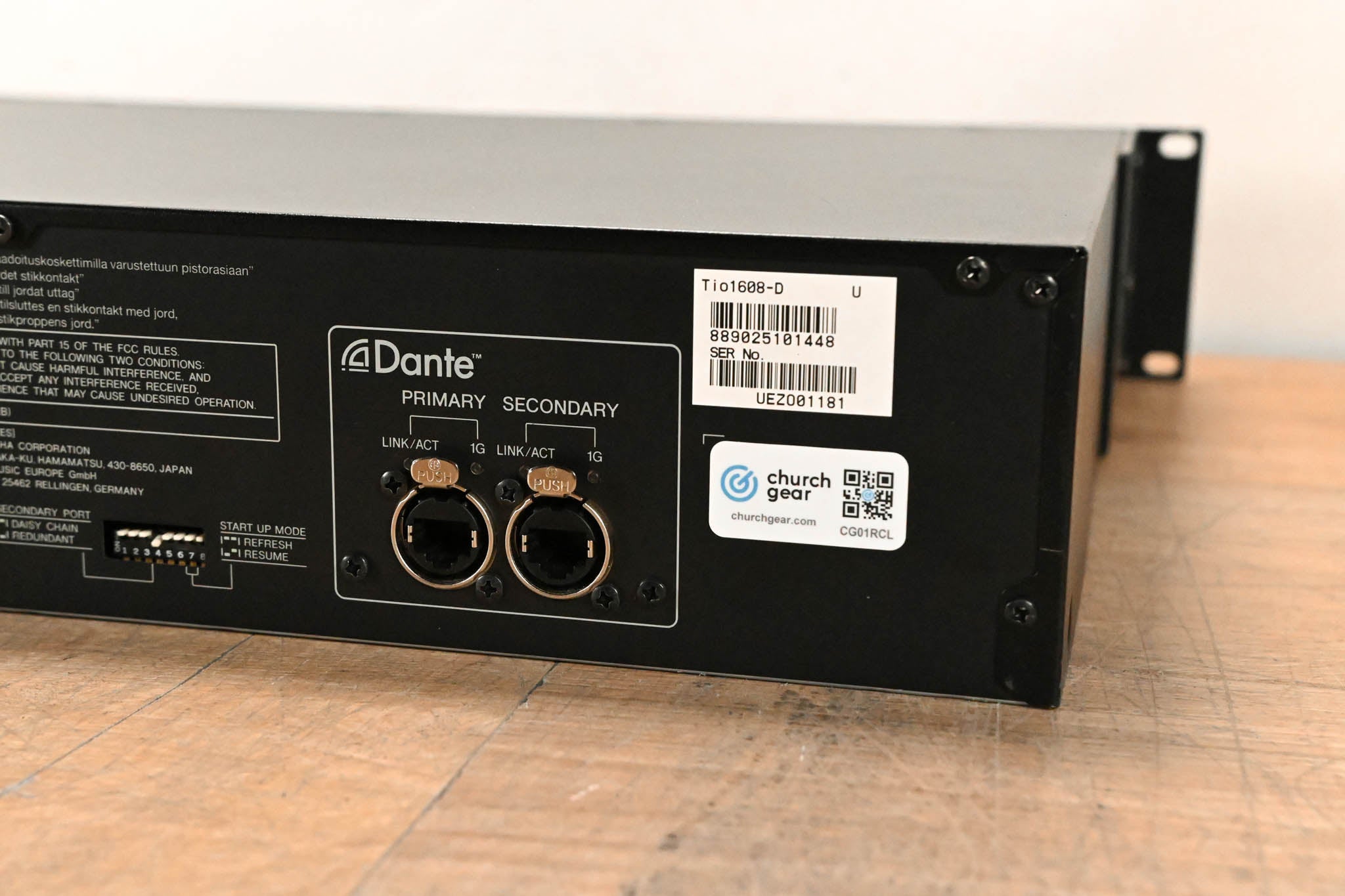 Yamaha Tio1608-D 16-Input/8-Output Dante Stagebox for TF Series Mixers