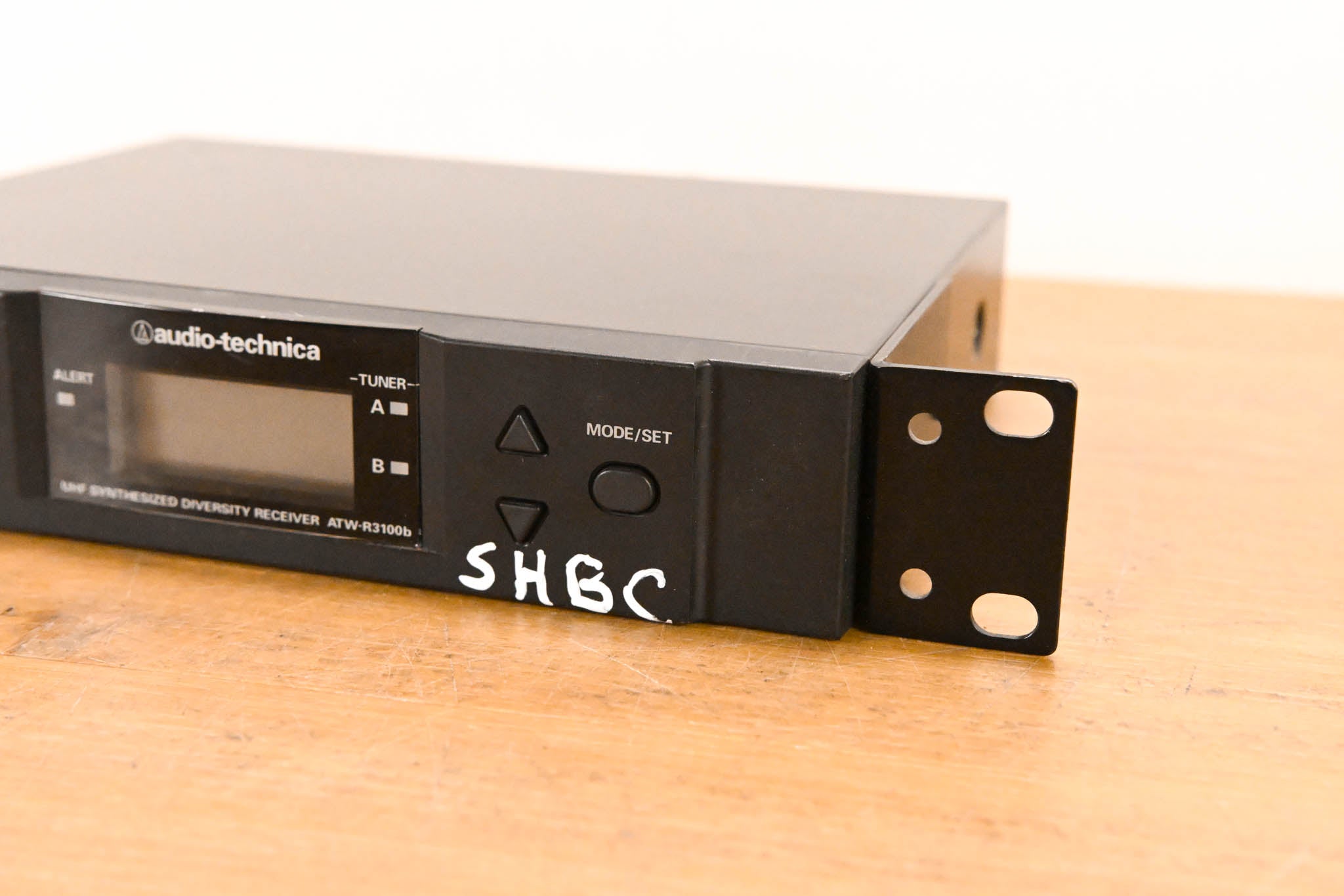 Audio-Technica ATW-R3100bC Receiver w/AEW-T4100 Mic: 541-566MHz (NO PSU)