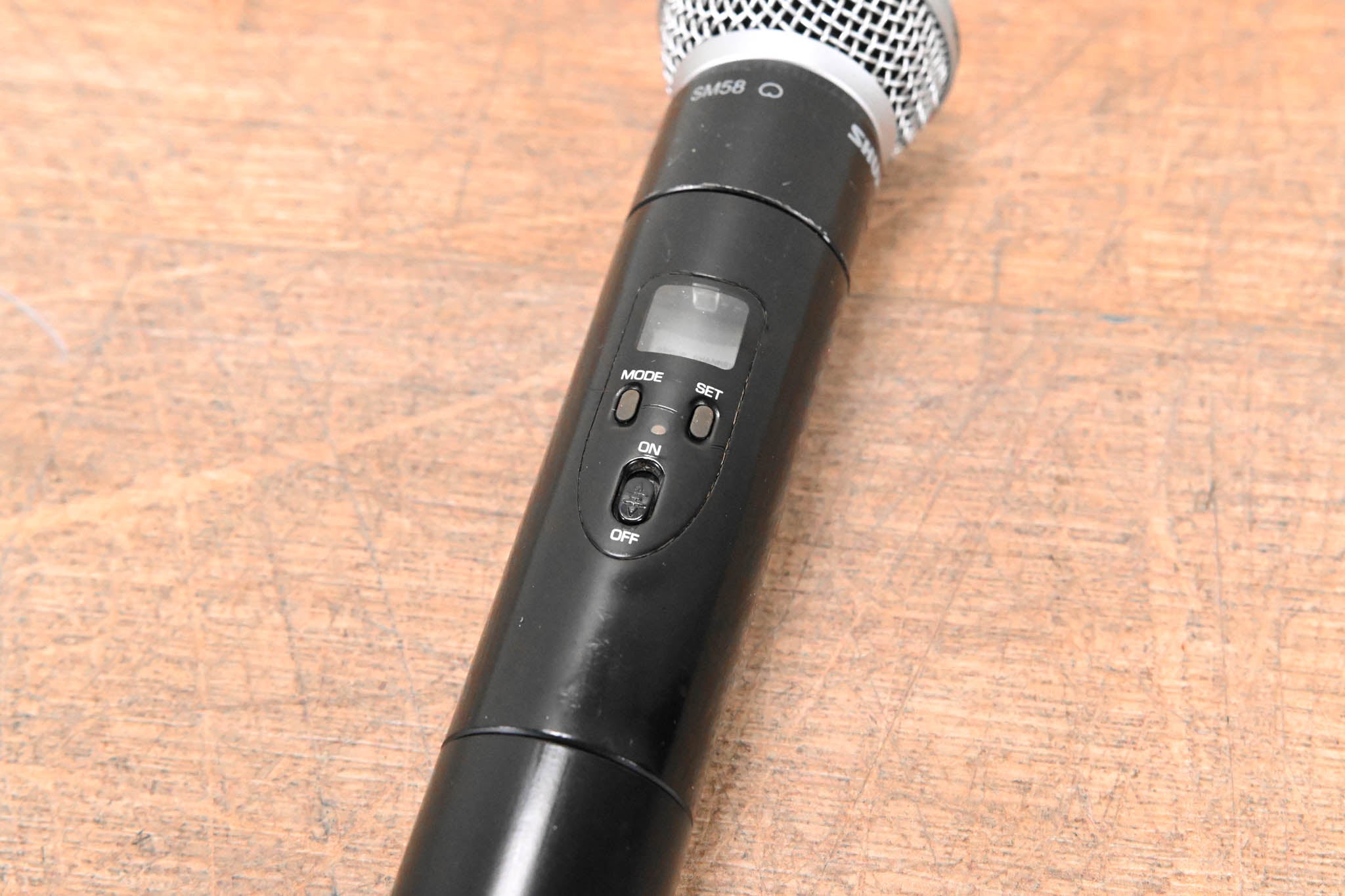 Shure ULXP24/58 Handheld Wireless Microphone System M1 Band: 662-698 MHz