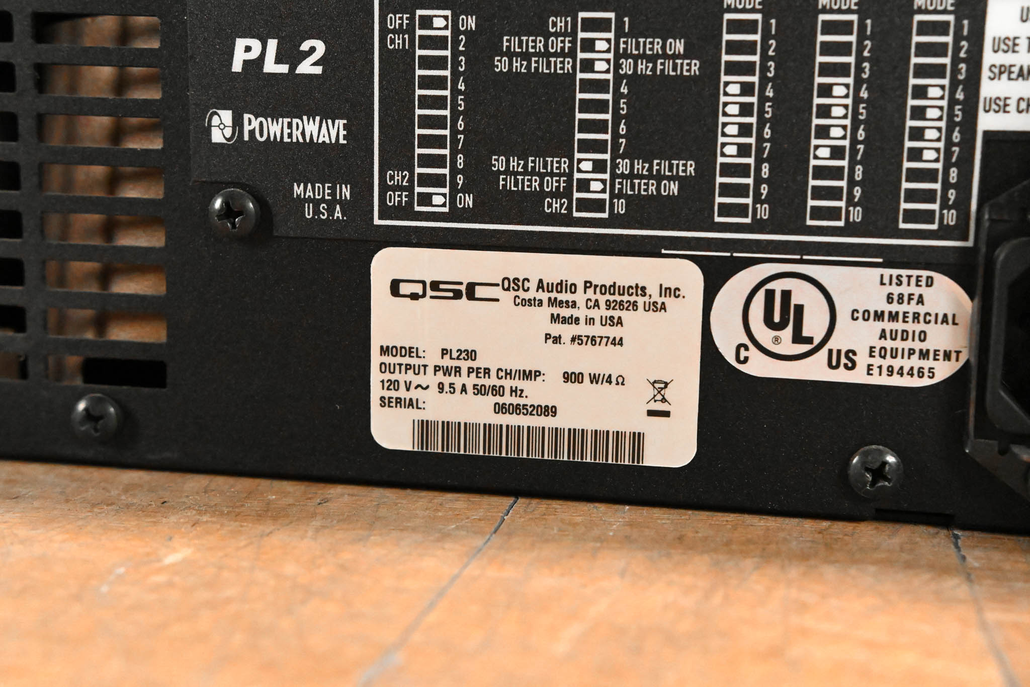 QSC PL230 PowerLight 2 Series 2-Channel 1500W Power Amplifier