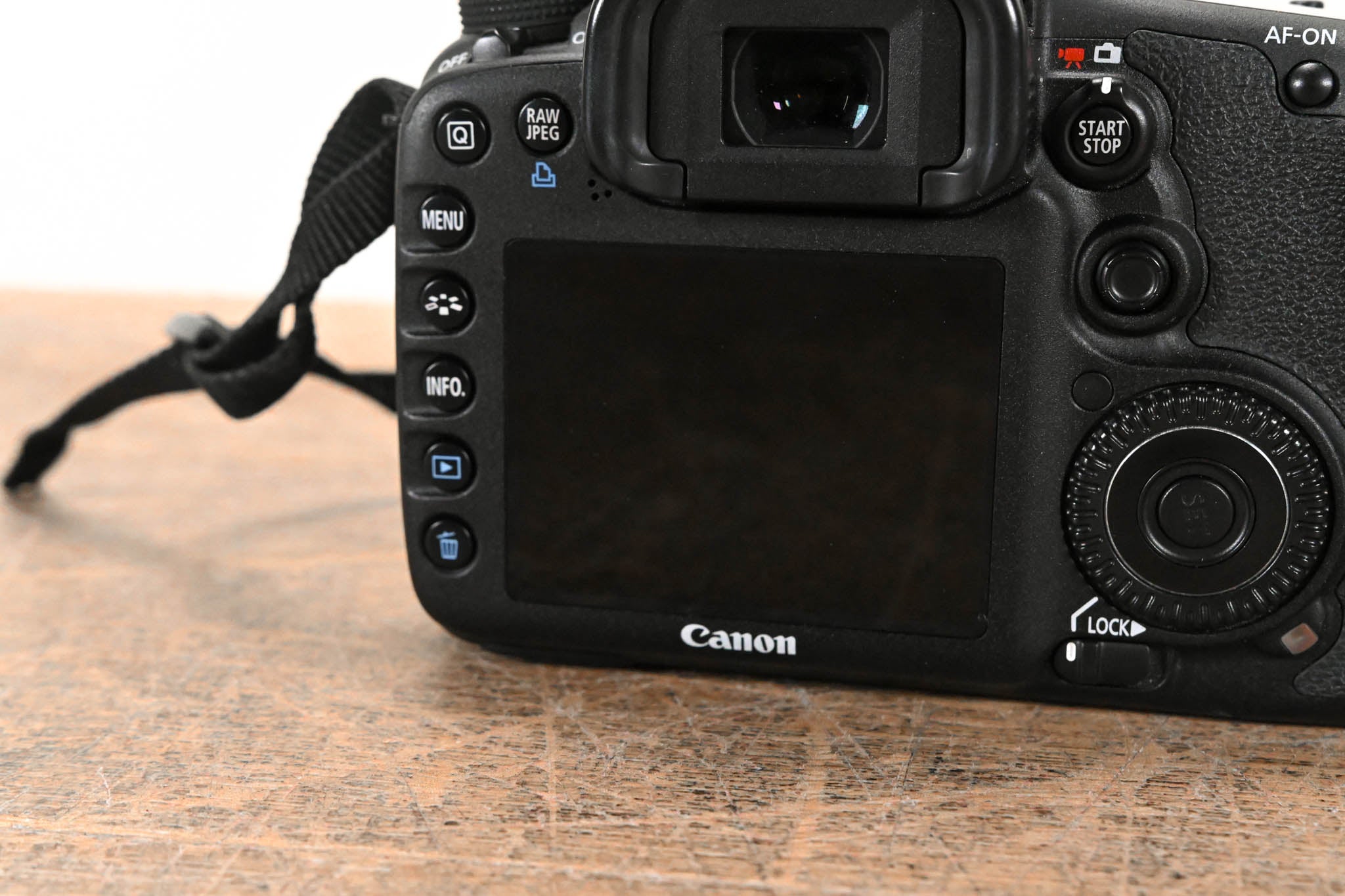 Canon EOS 7D DSLR Camera Body