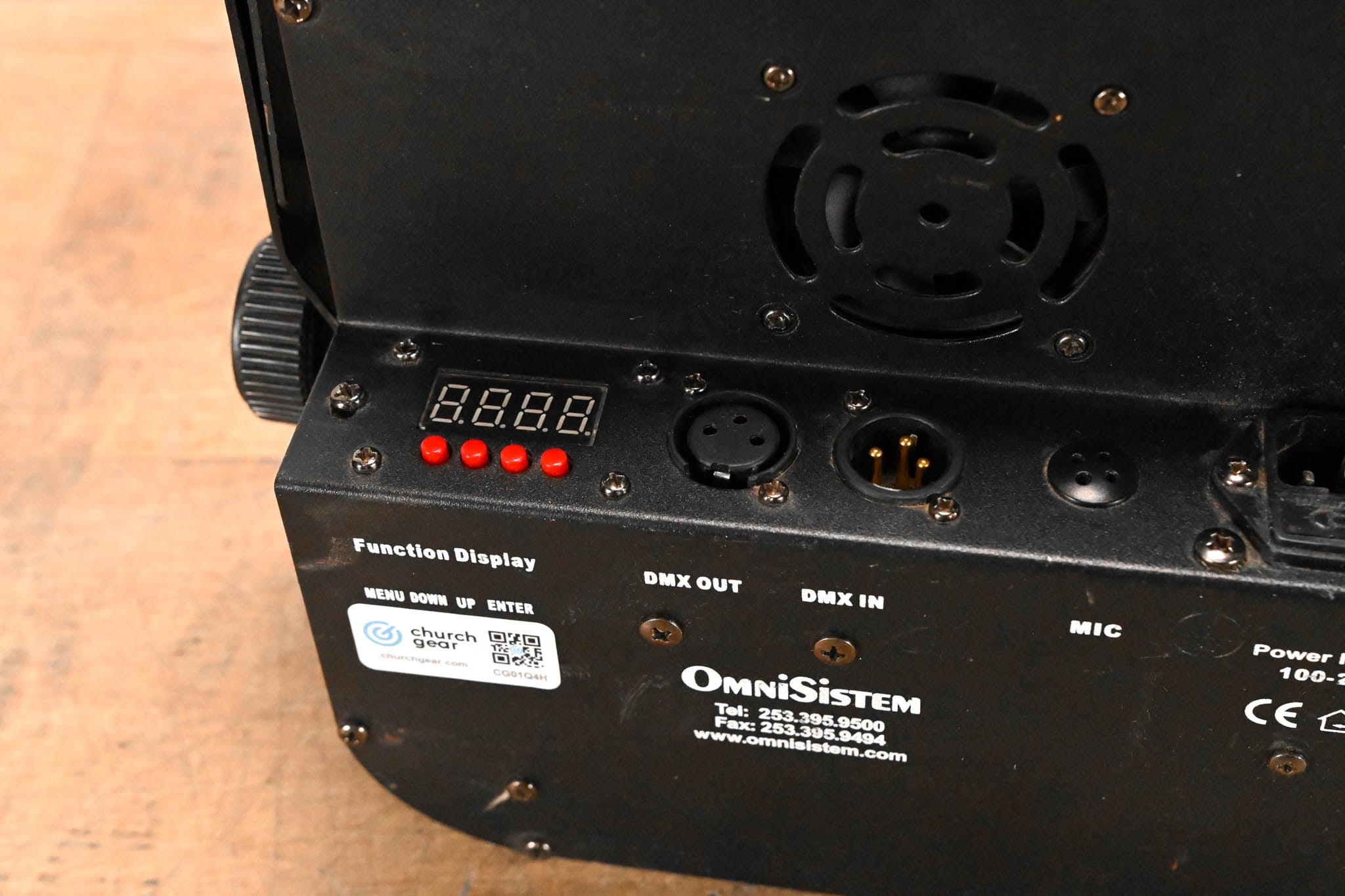 OmniSistem Thin Par Plus RGBW 6 x 10W RGBA Par Can Light