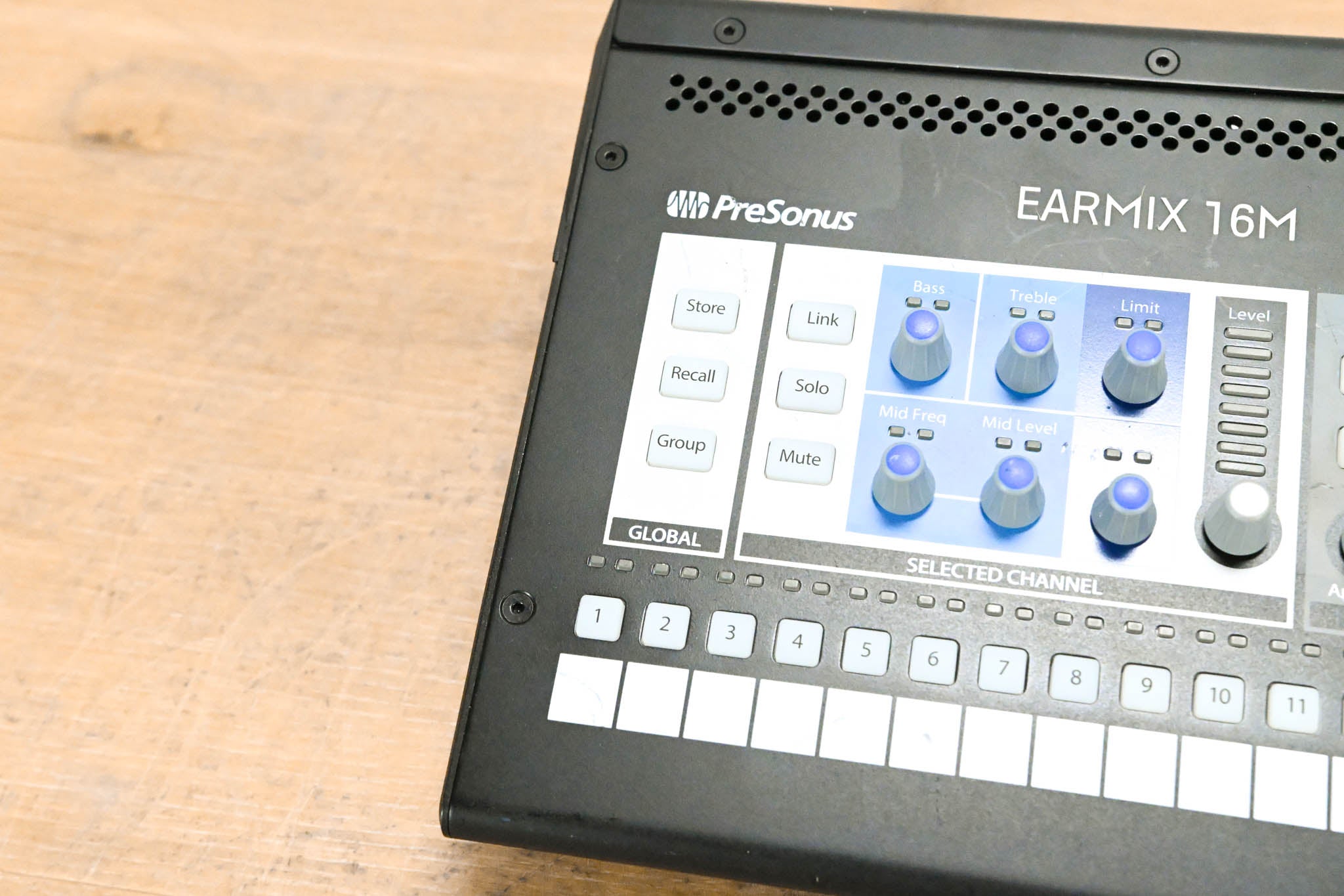 PreSonus EarMix 16M 16-Channel AVB Personal Monitor Mixer