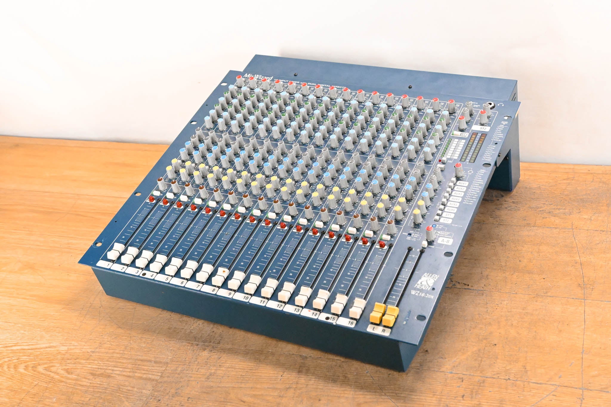 Allen & Heath MixWizard WZ16:2DX 16-Channel Audio Mixer