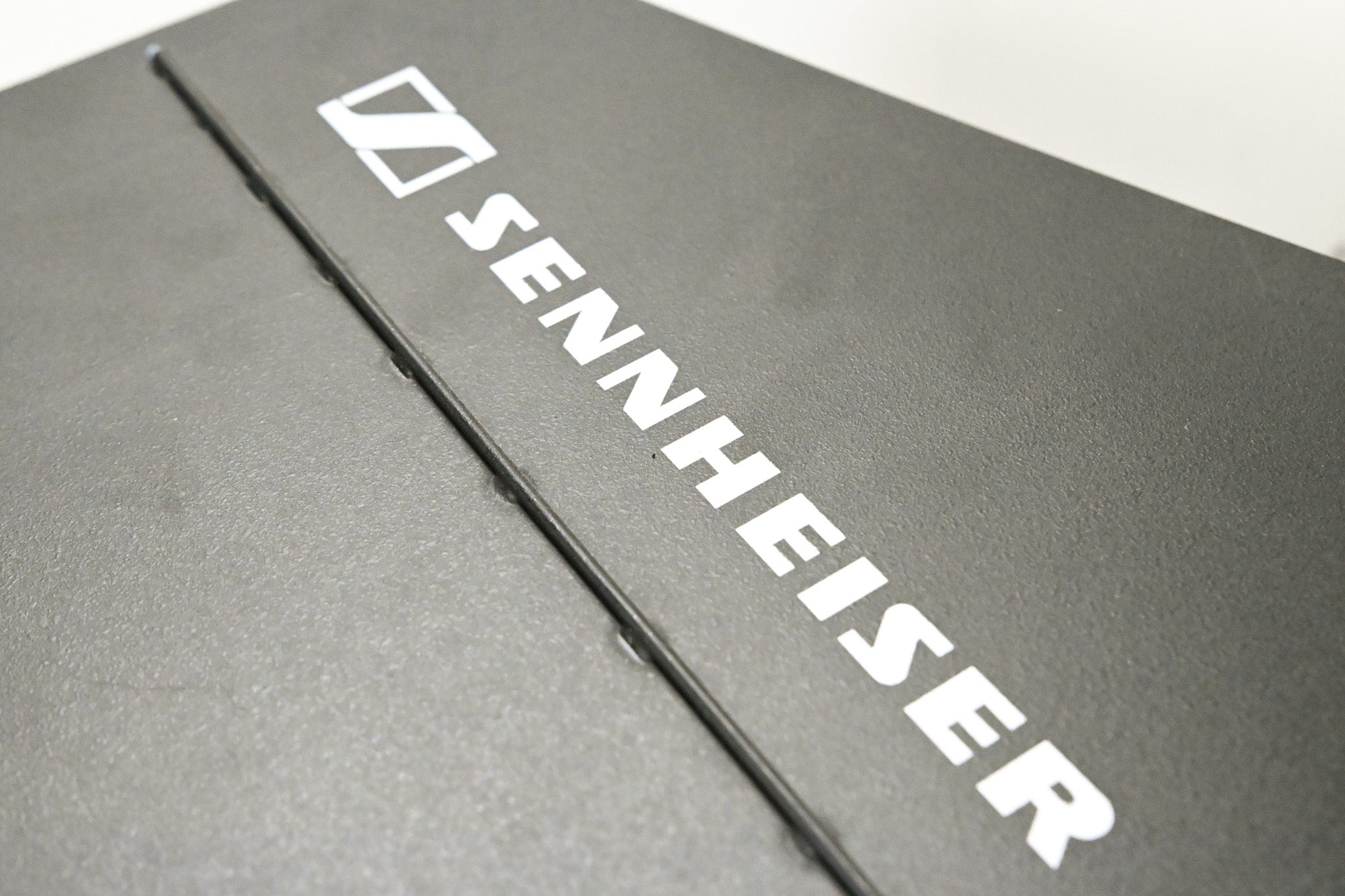 Sennheiser A-2003-UHF Passive Directional Antenna - 450-960 MHz