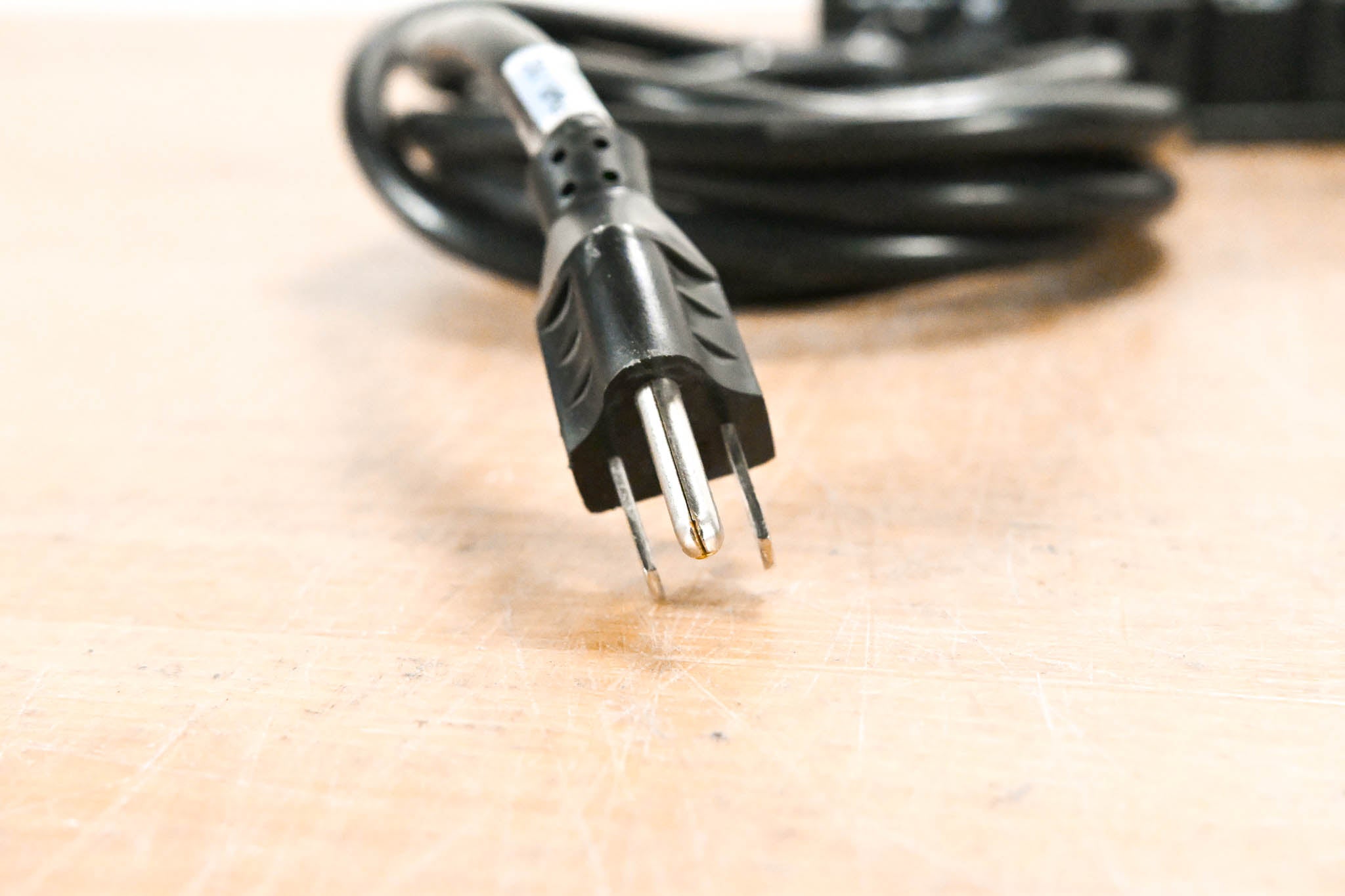 Furman PL-PLUS DMC Power Conditioner with Voltmeter/Ammeter