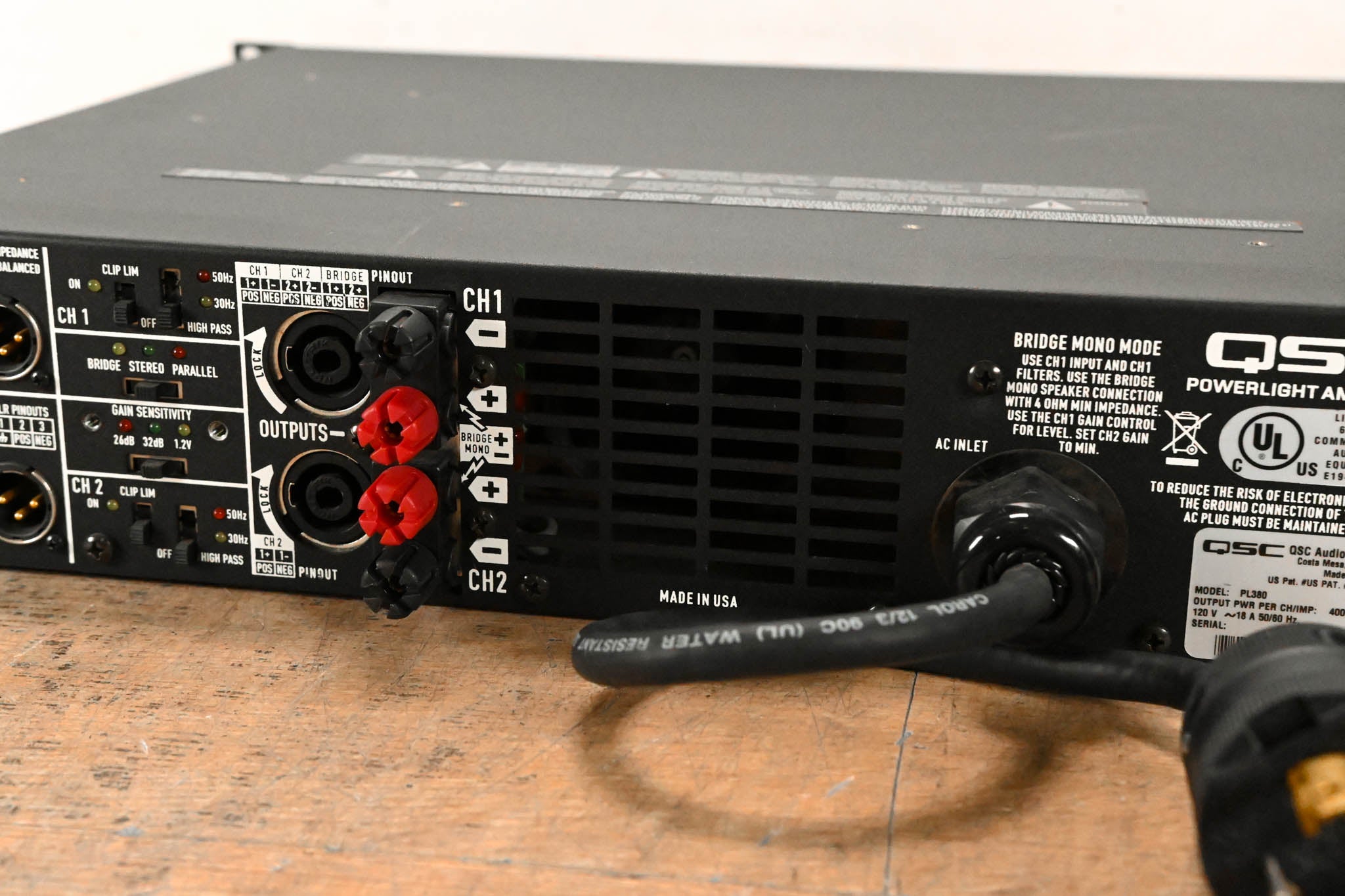 QSC PL380 Powerlight 3 Series 2-Channel Power Amplifier