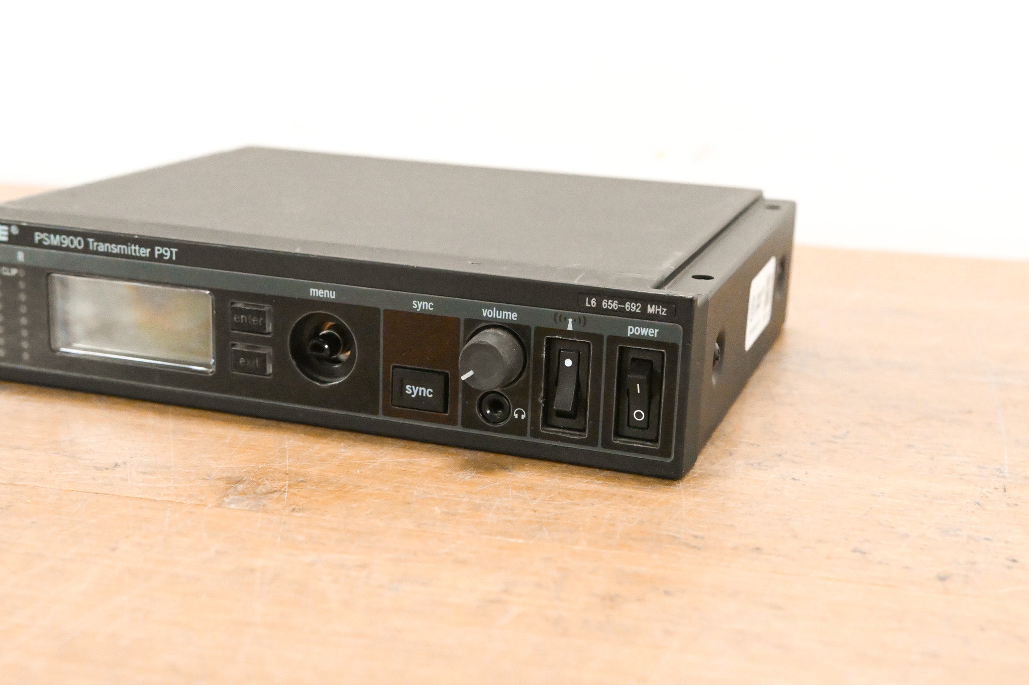 Shure PSM 900 Wireless IEM System L6 Band: 656-692 MHz (NO POWER SUPPLY)