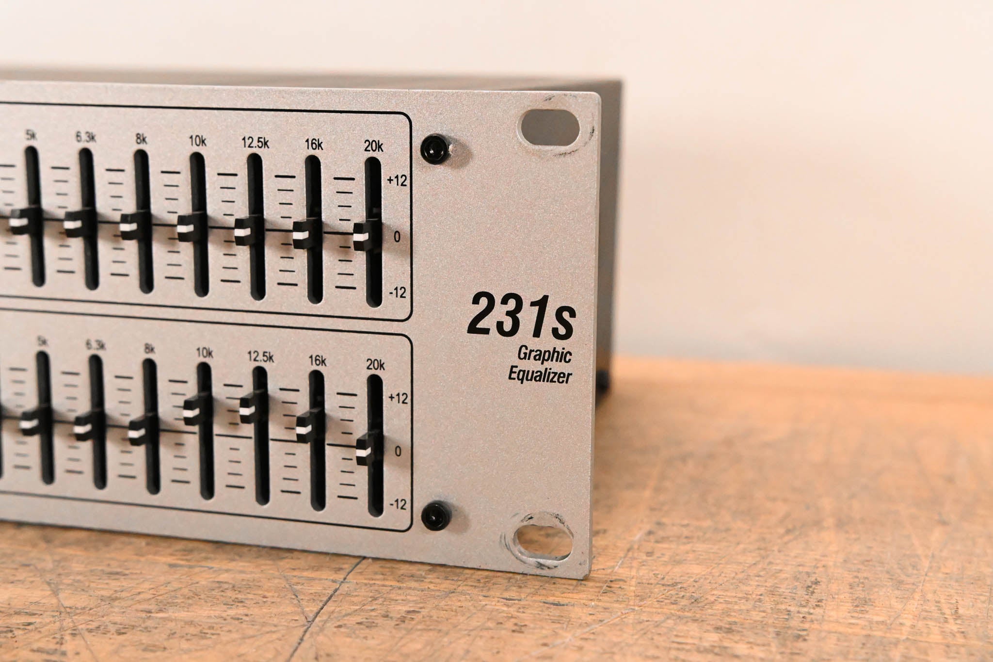dbx 231s Two-Channel 31-Band Equalizer