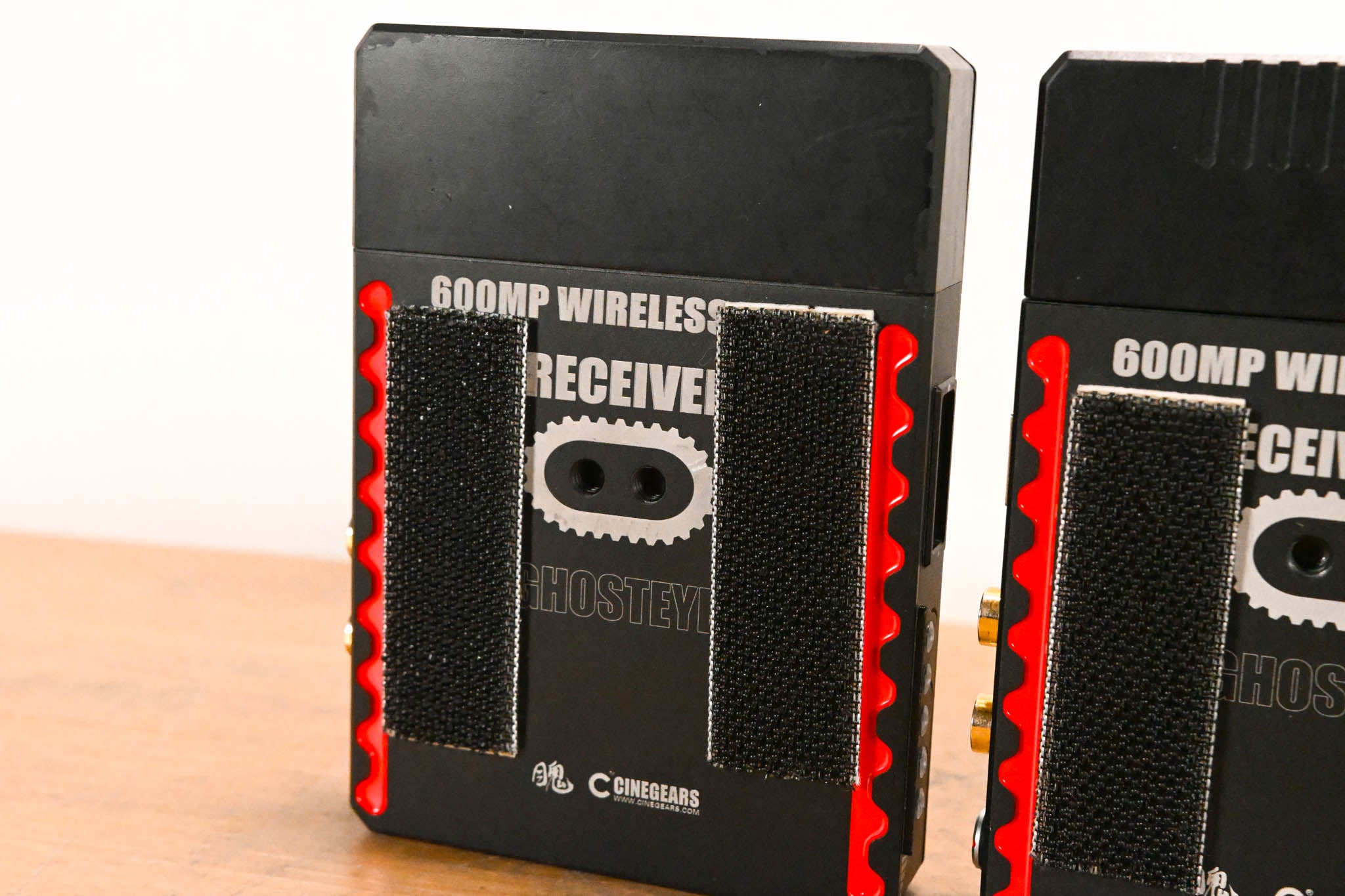 CINEGEARS Ghost-Eye 600MP v2 Wireless Video Transmission Kit w/ two RX