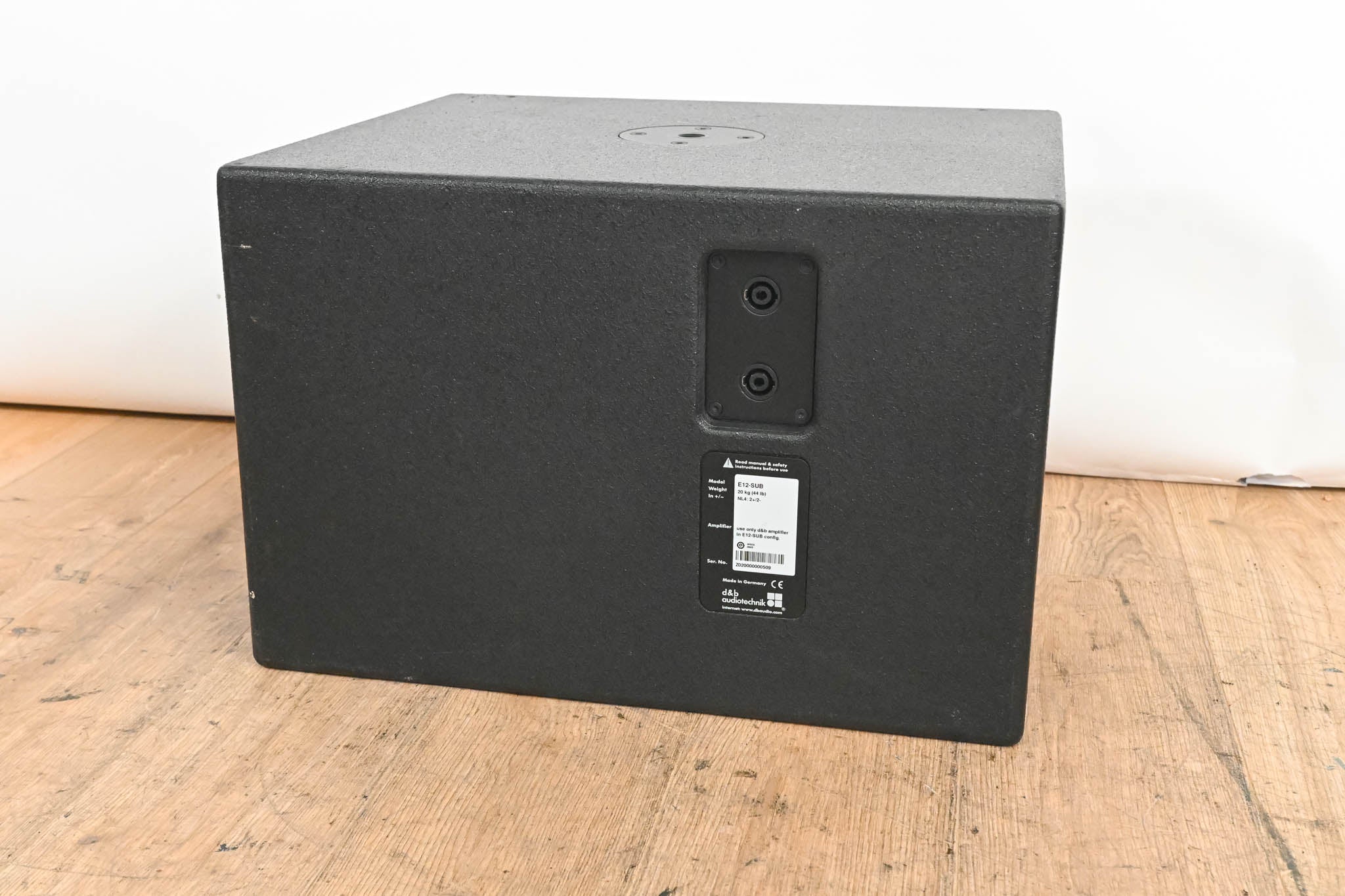 d&b audiotechnik E12-SUB Compact Bass-Reflex Subwoofer