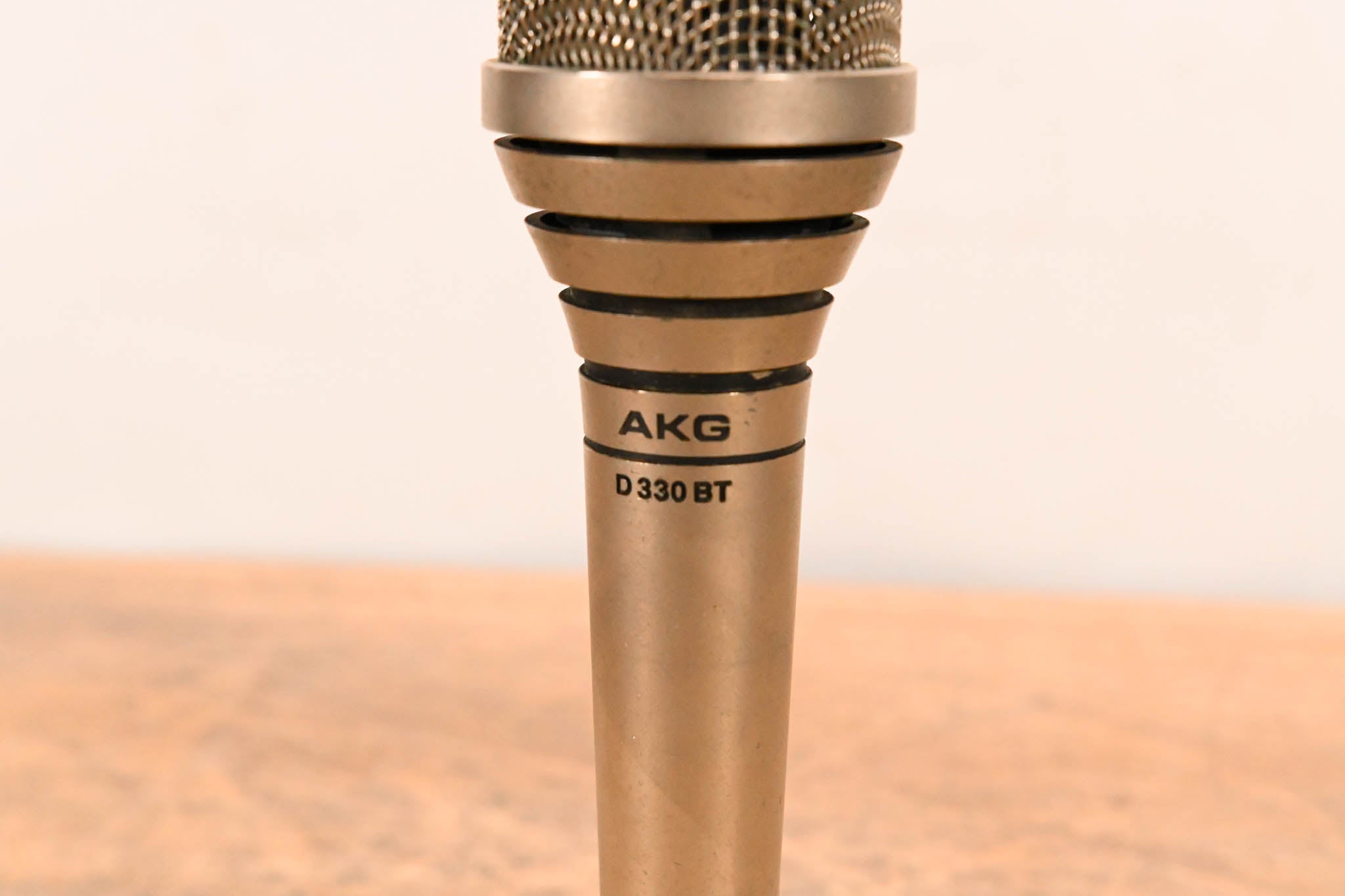 AKG D330BT Hypercardioid Dynamic Microphone