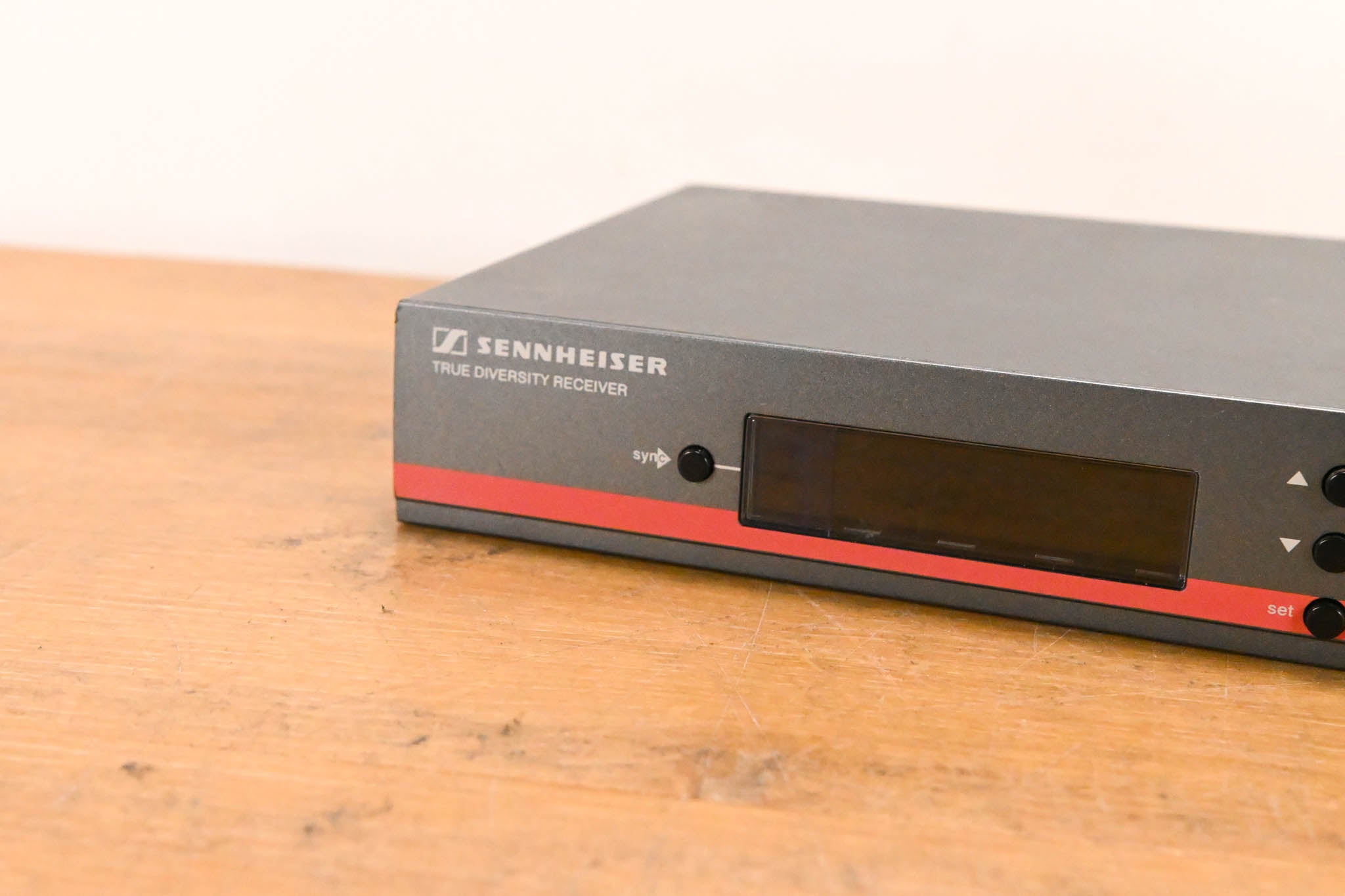 Sennheiser EM 100 G3 Wireless Receiver - 823-865 MHz (NO POWER SUPPLY)