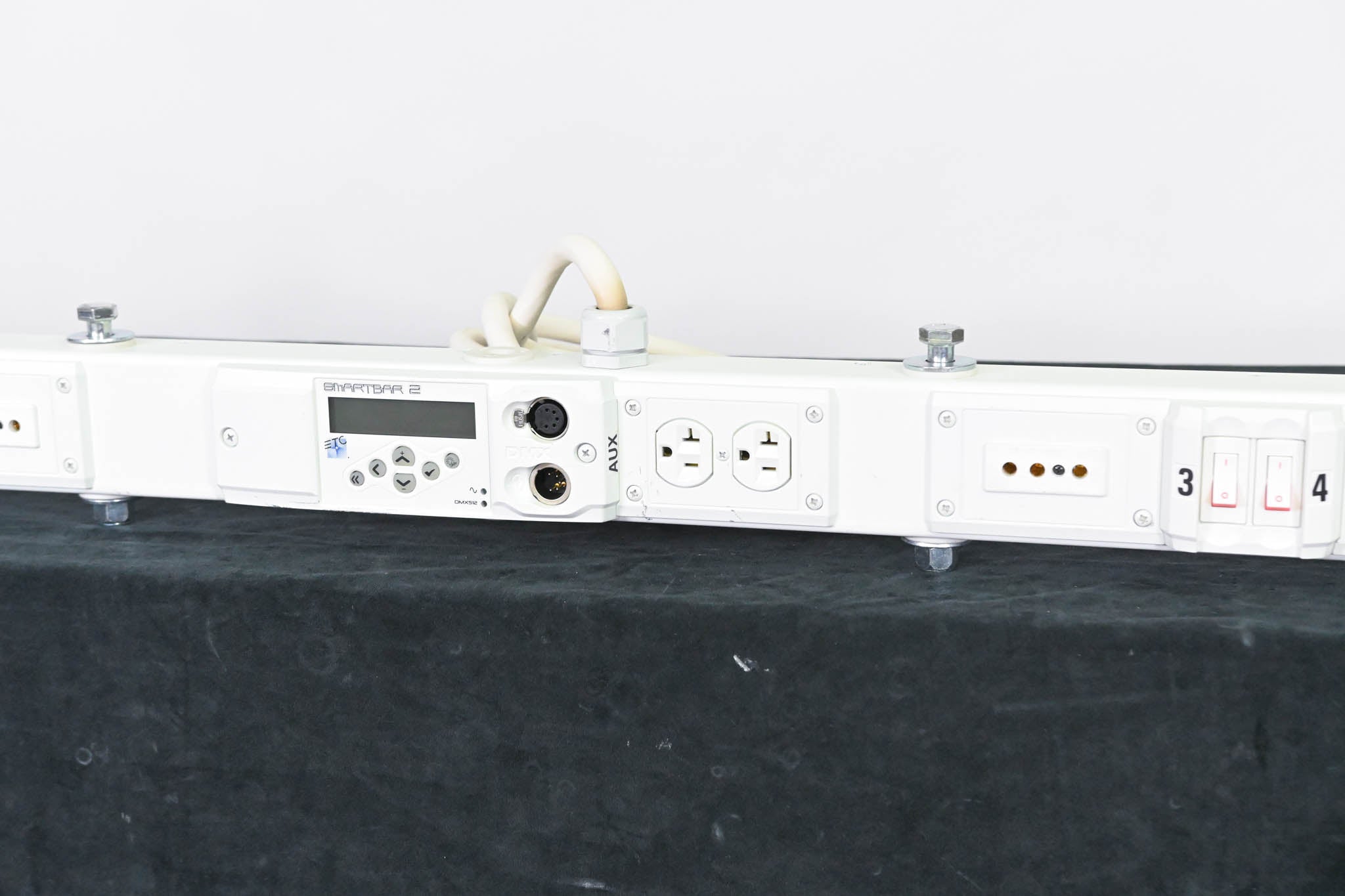 ETC SB4-10 SmartBar 2 4-Circuit Dimmer with Stage Pin Output