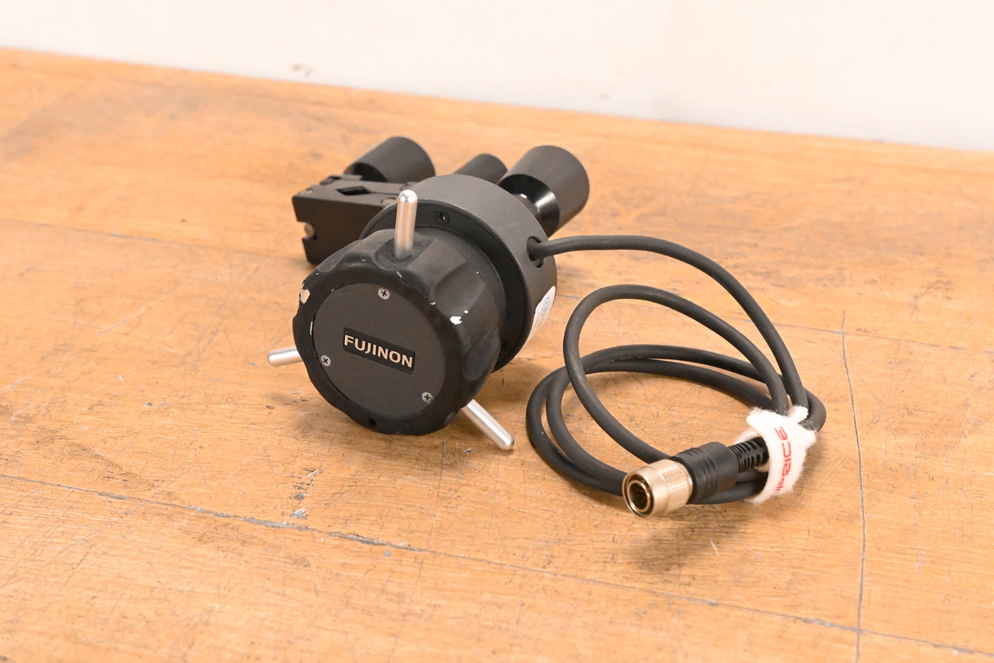 Fujinon EPD-21A-A02 Focus Demand with MCA-7 Mounting Clamp