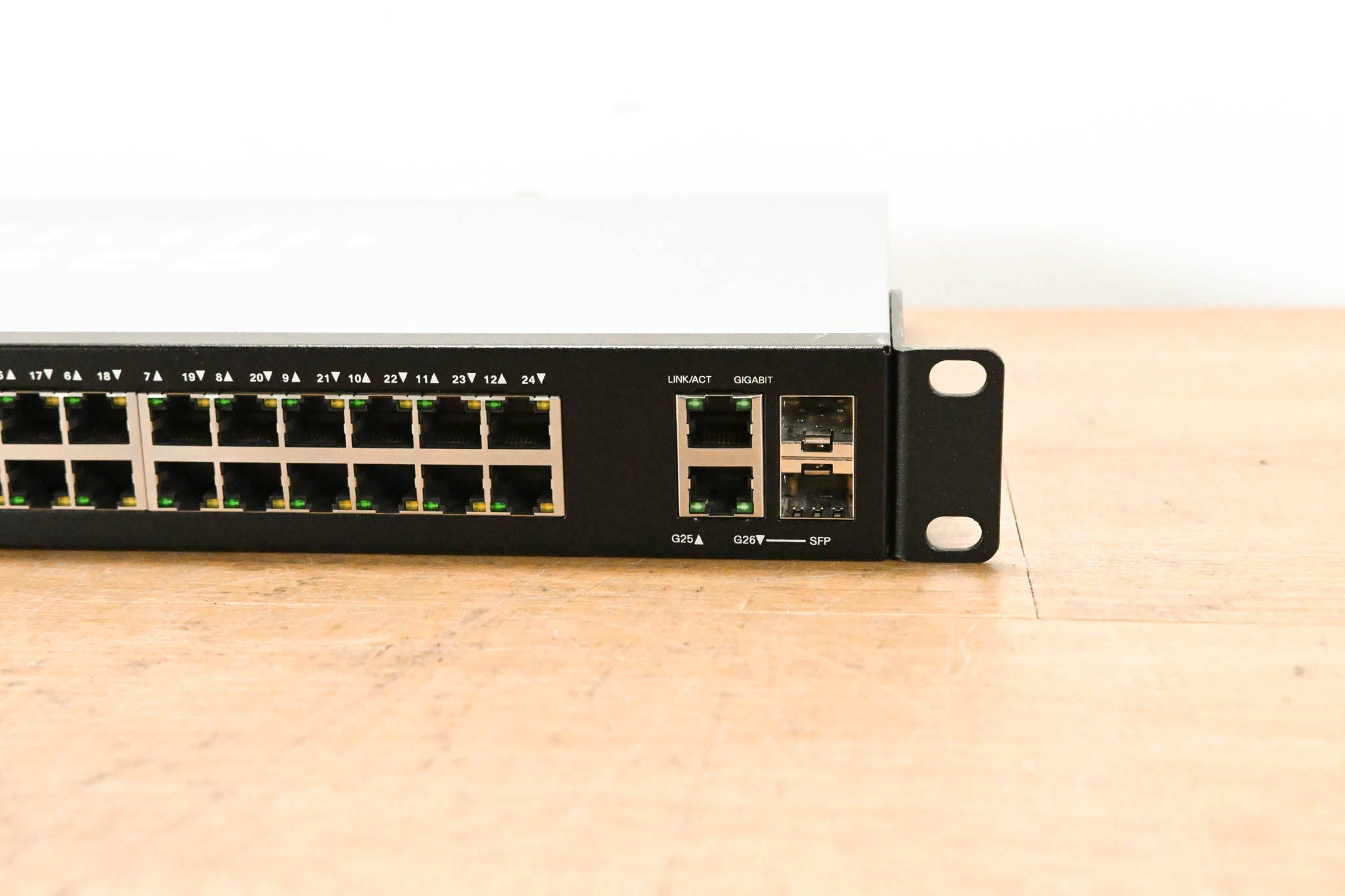 Cisco SG220-26P 26-Port Gigabit PoE Smart Switch