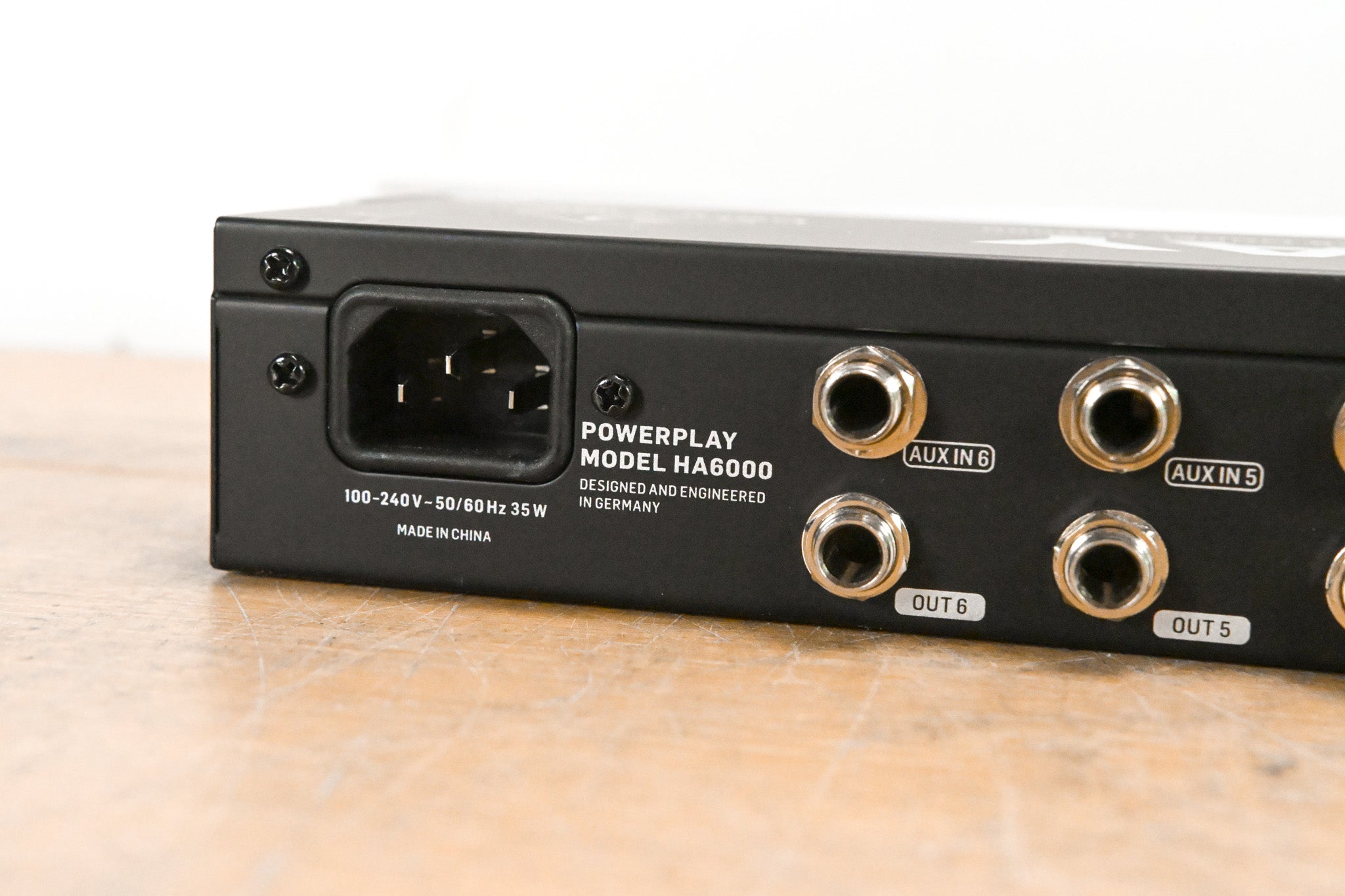 Behringer POWERPLAY HA6000 6-CH Headphone Mixing/Distribution Amplifier