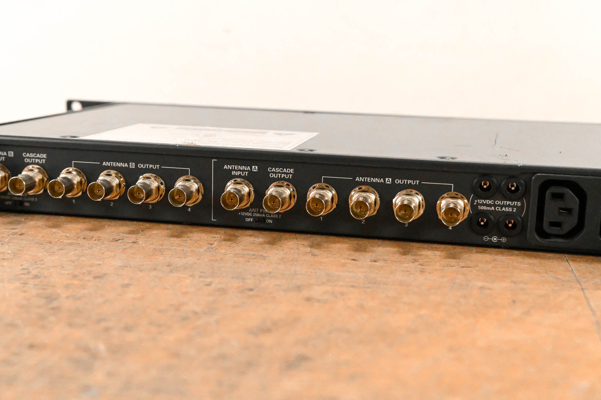 Audio-Technica AEW-DA550C UHF Antenna Distribution System