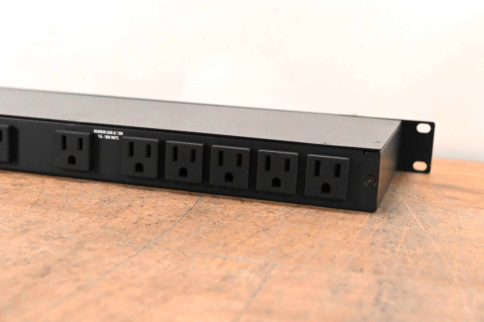 Furman M-8Lx 15A Merit Series Power Conditioner with Lights