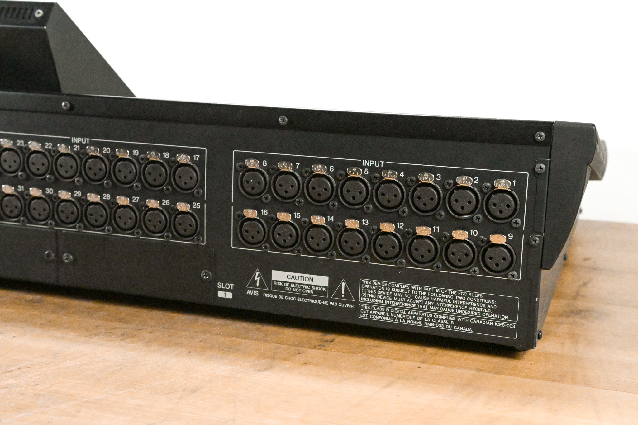 Yamaha LS9-32 32-Input Digital Mixing Console