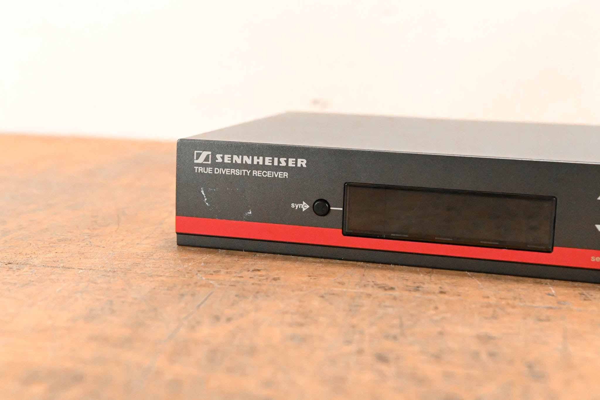 Sennheiser EM 100 G3 Wireless Receiver - A Range: 516-558 MHz