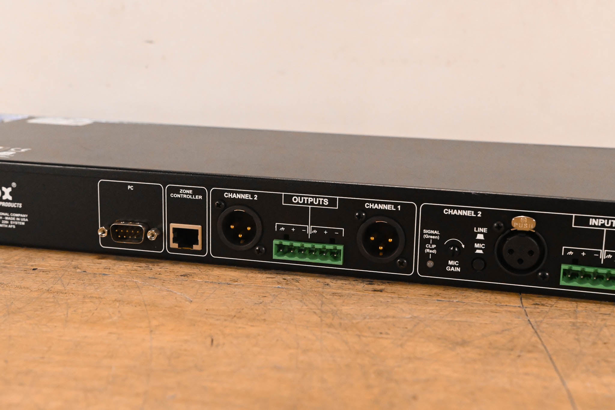dbx DriveRack 220i System Processor w/ AFS Advanced Feedback Suppression
