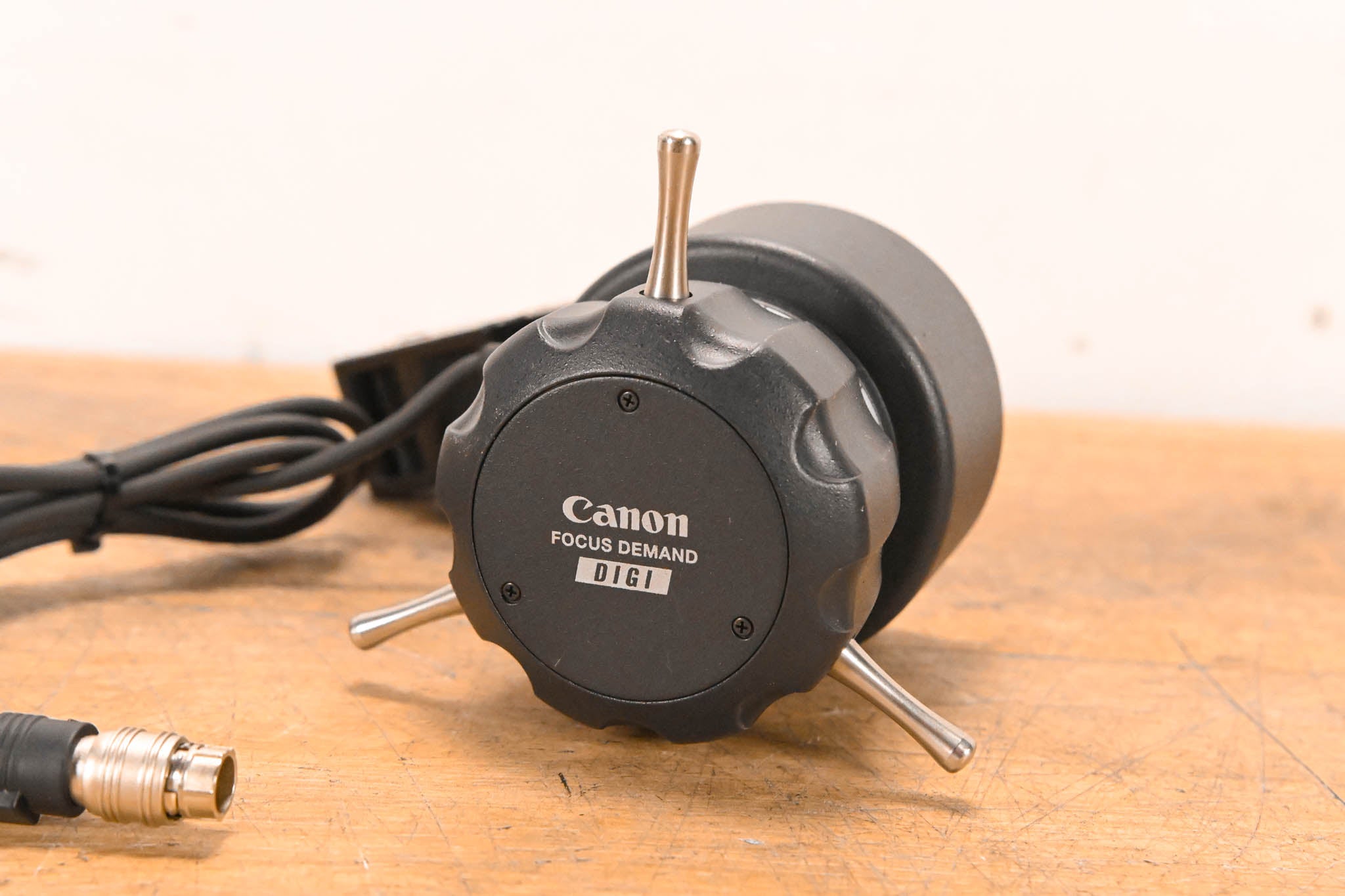 Canon FPD-400D Digital Focus Servo Demand with CR-10 Mount Clamp