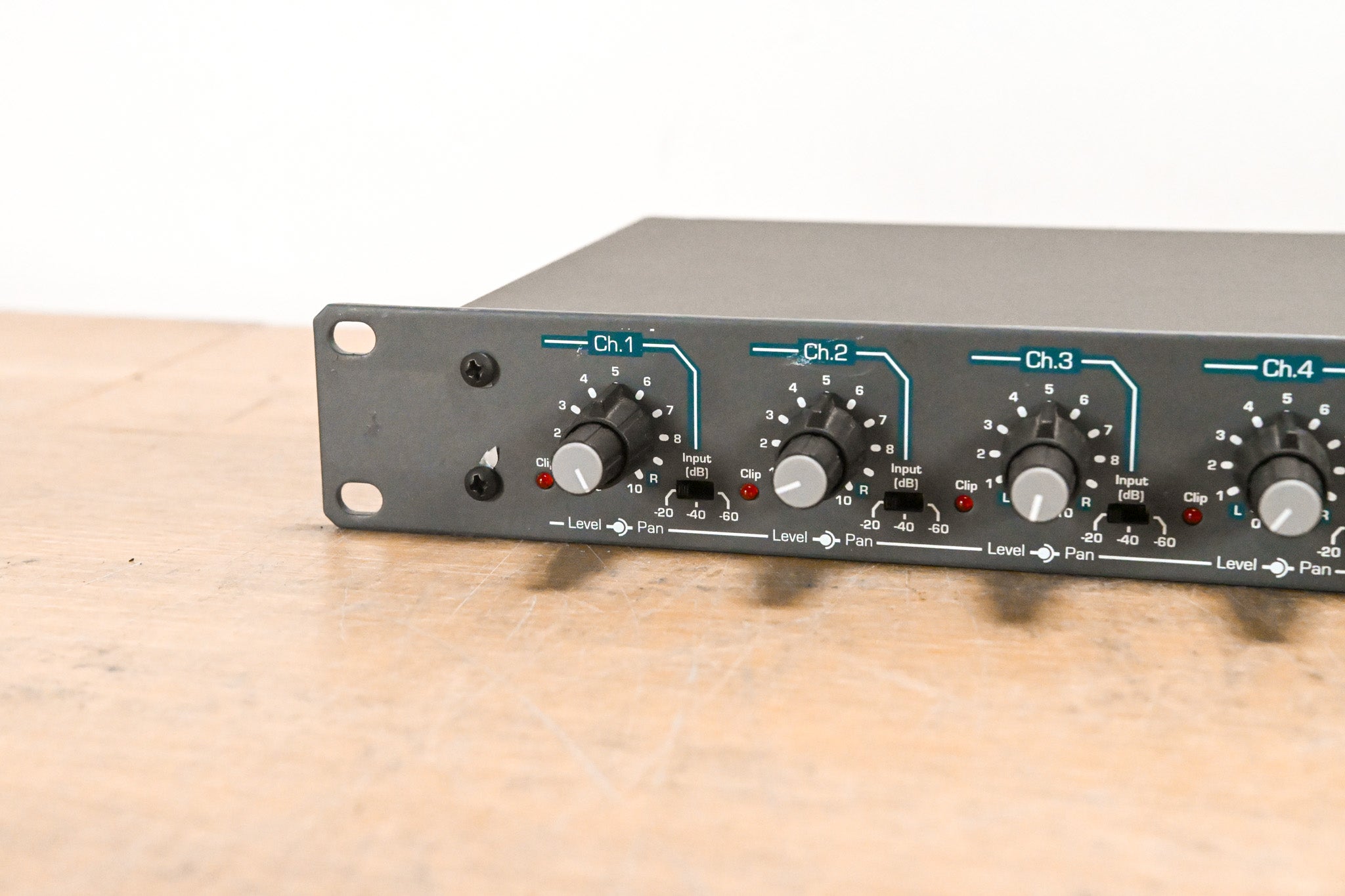Ashly MX-206 Rack-Mountable 6-Channel, Stereo Microphone Mixer